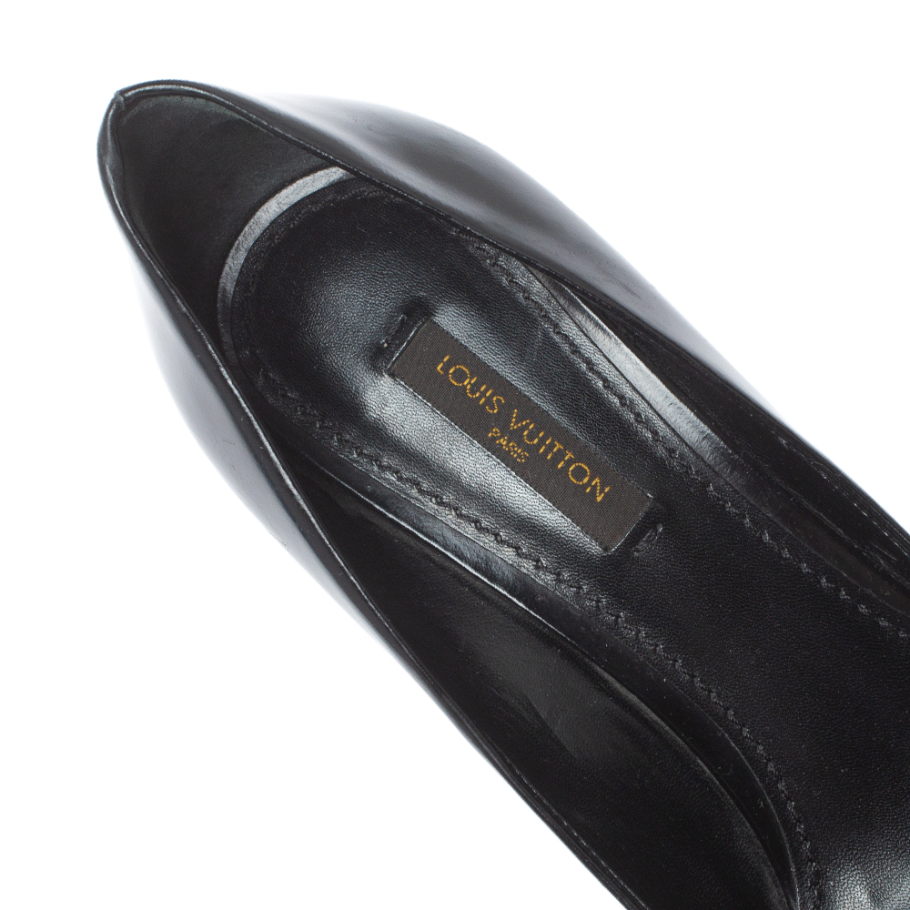 Louis Vuitton Black Leather Pointed Toe Pumps Size 36.5
