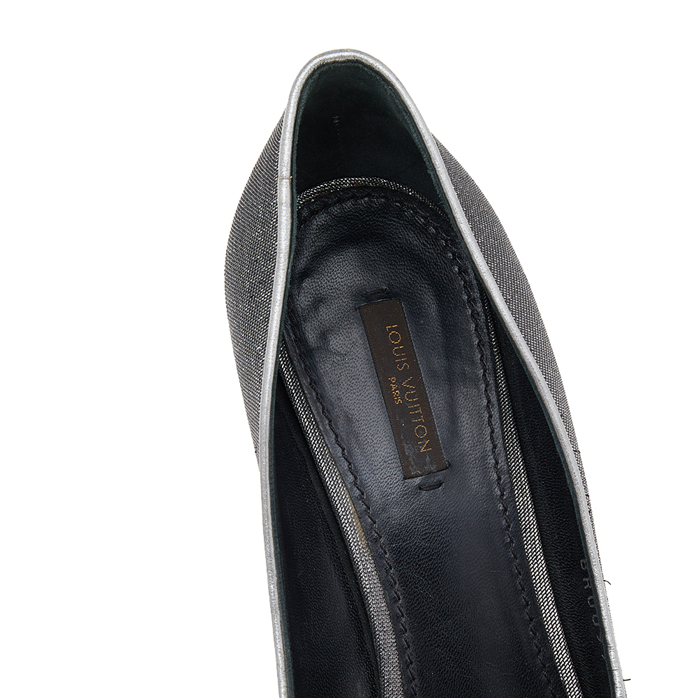 Louis Vuitton Silver/Black Lurex Fabric Floral Peep Toe Pumps Size 39.5