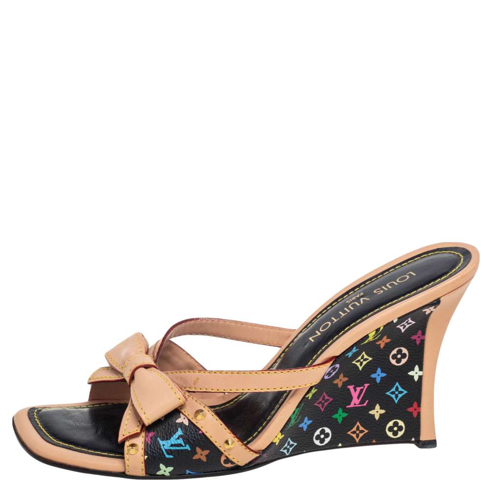 Louis Vuitton Multicolor Monogram Canvas And Leather Bow Wedge Sandals Size
Louis Vuitton Multicolor Monogram Canvas And Leather Bow Wedge Sandals Size