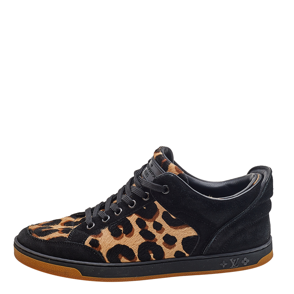 Louis Vuitton Brown/Black Leopard Print Calf Hair And Suede Low Top Sneakers Size
Louis Vuitton Brown/Black Leopard Print Calf Hair And Suede Low Top Sneakers Size