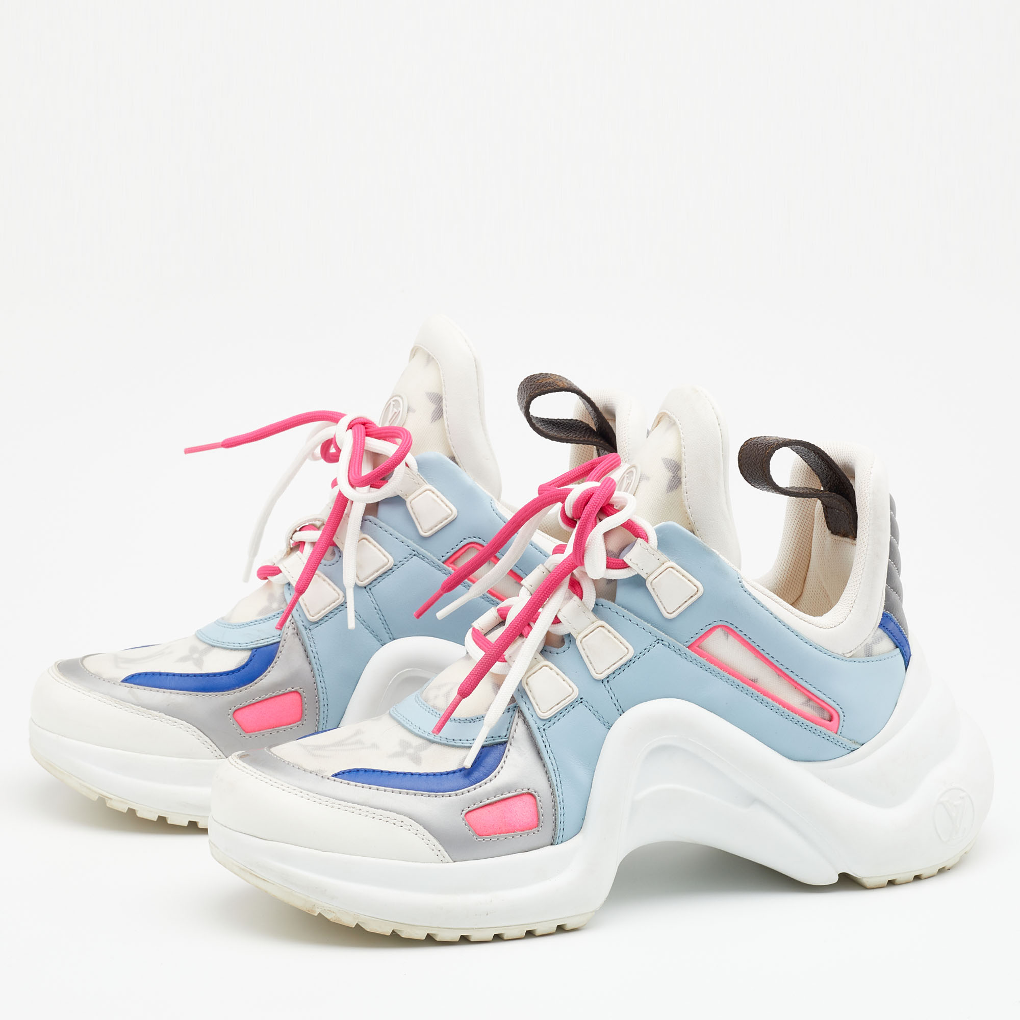 Louis Vuitton Multicolor Nylon And Leather LV Archlight Low Top Sneakers Size
Louis Vuitton Multicolor Nylon And Leather LV Archlight Low Top Sneakers Size