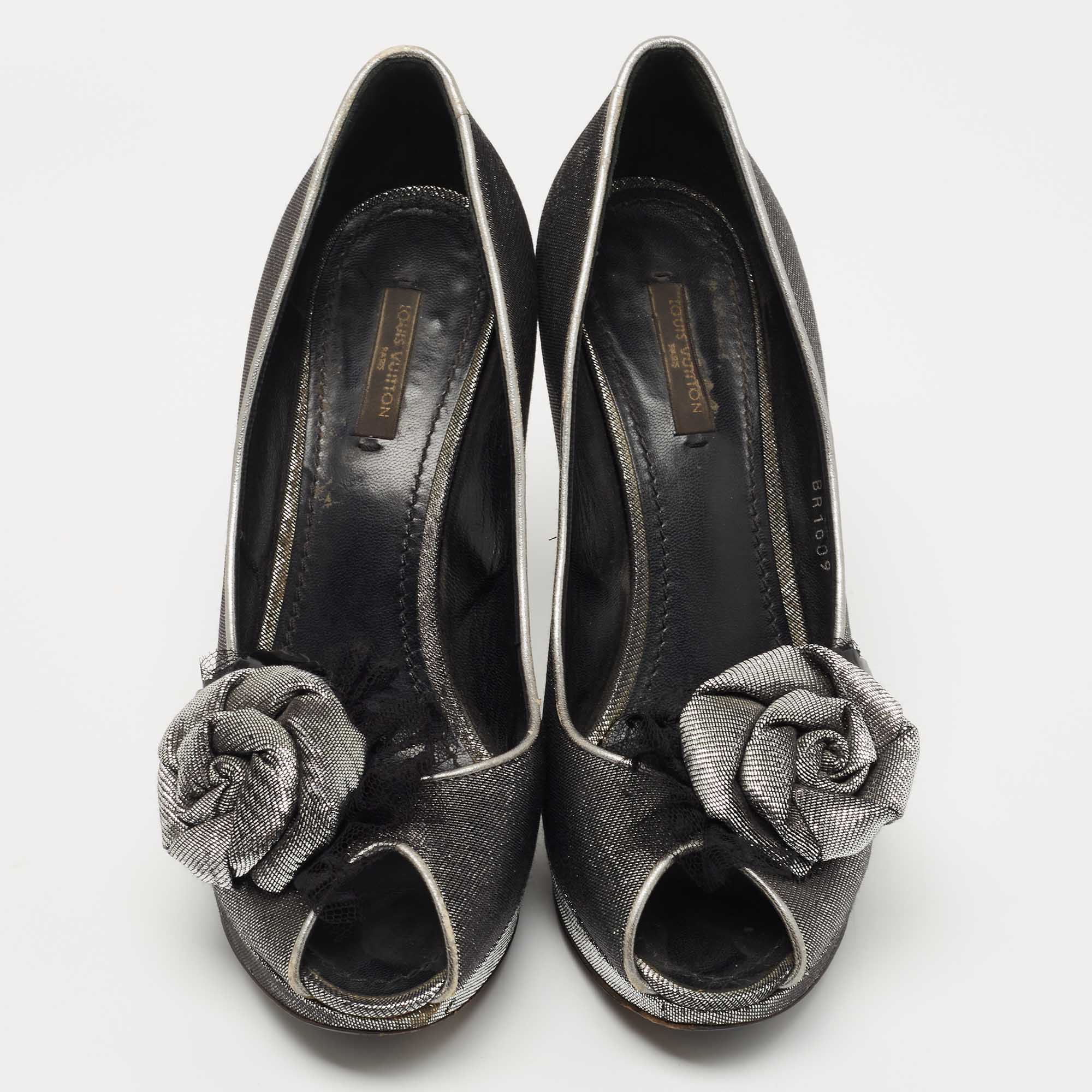 Louis Vuitton Metallic Grey/Black Lurex Fabric Floral Peep Toe Pumps Size 38