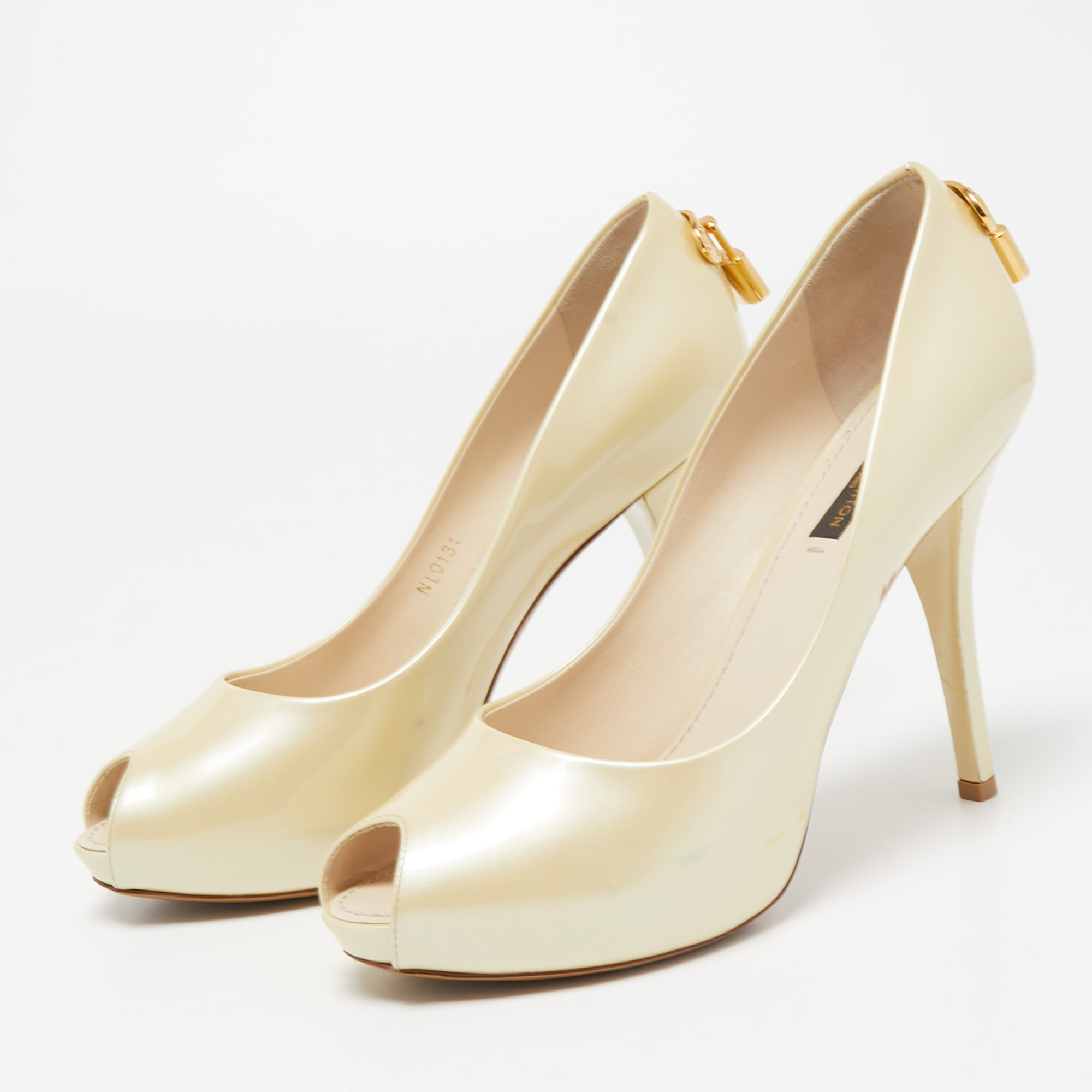 Louis Vuitton Cream Patent Leather Oh Really! Pumps Size 36.5