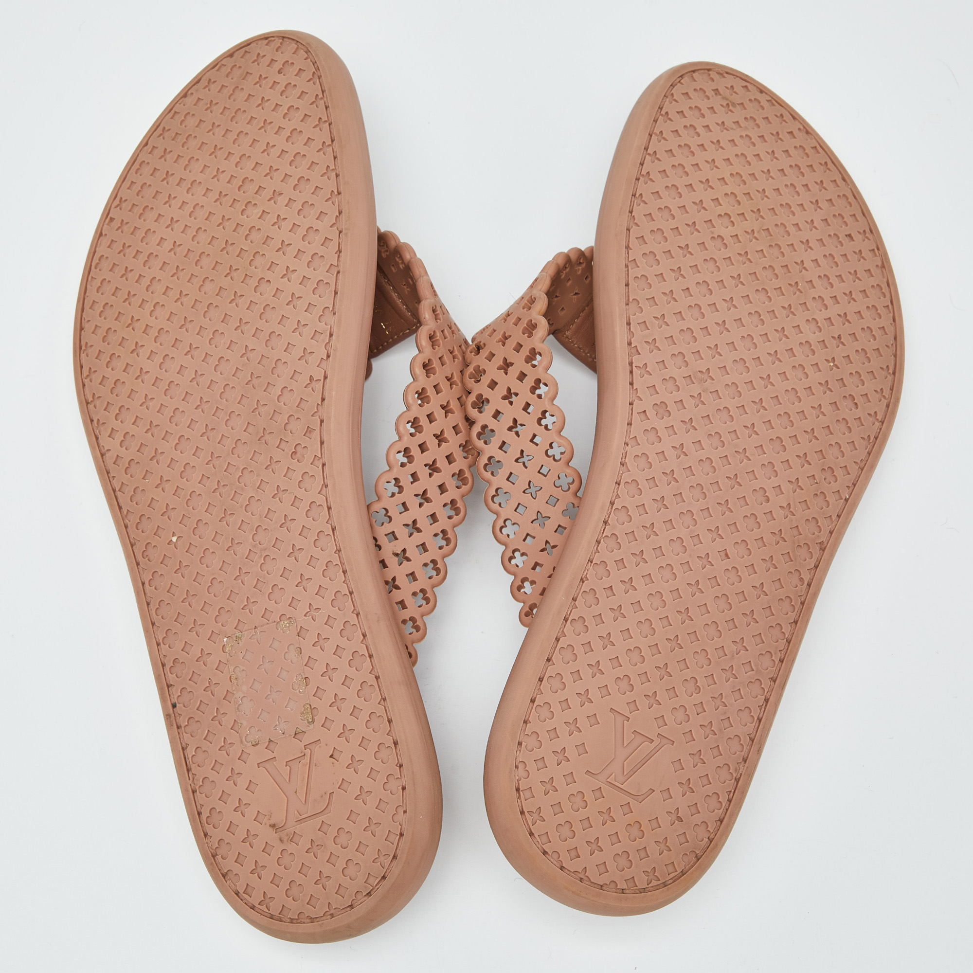 Louis Vuitton Beige Rubber Thong Flat Slides Size 37