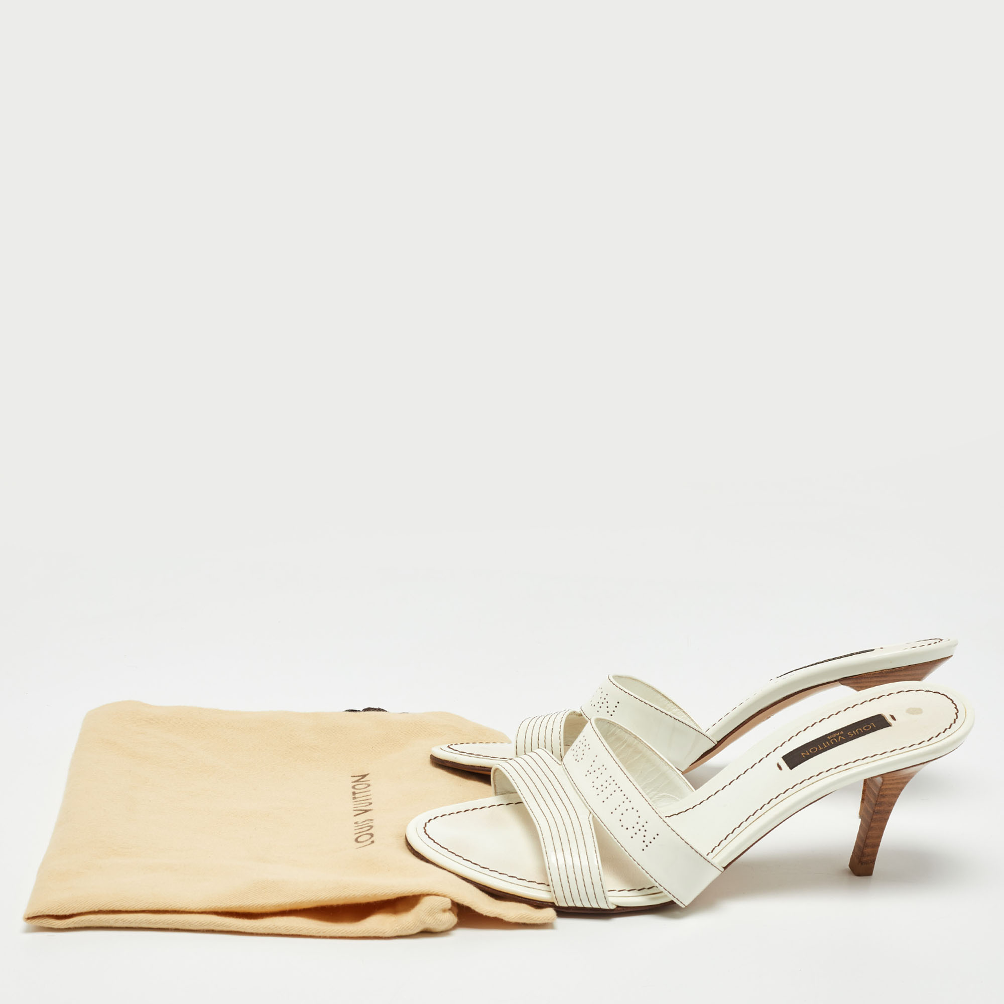 Louis Vuitton White Patent Leather Slide Sandals Size 37