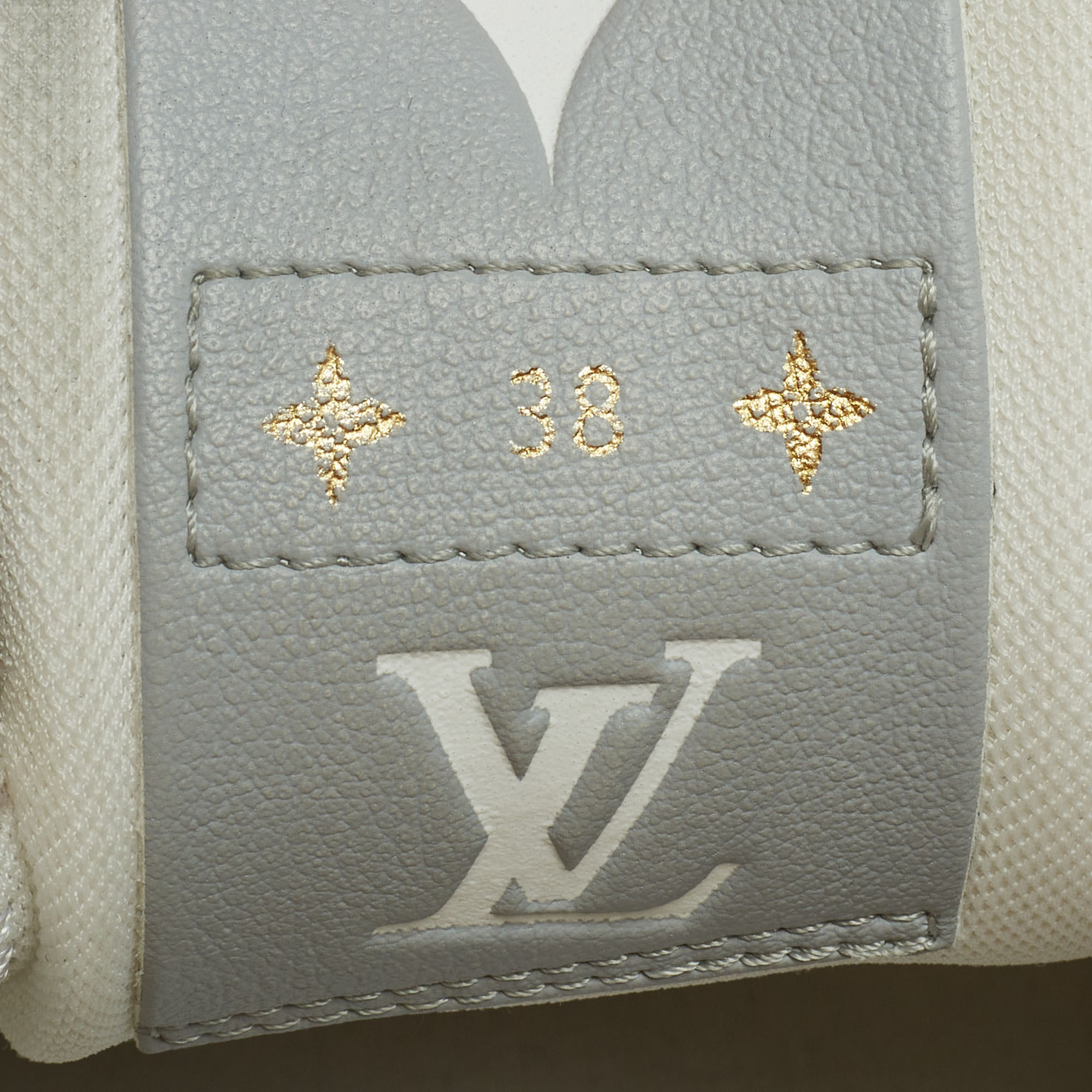 Louis Vuitton White Leather LV Logo Low Top Sneakers Size 38