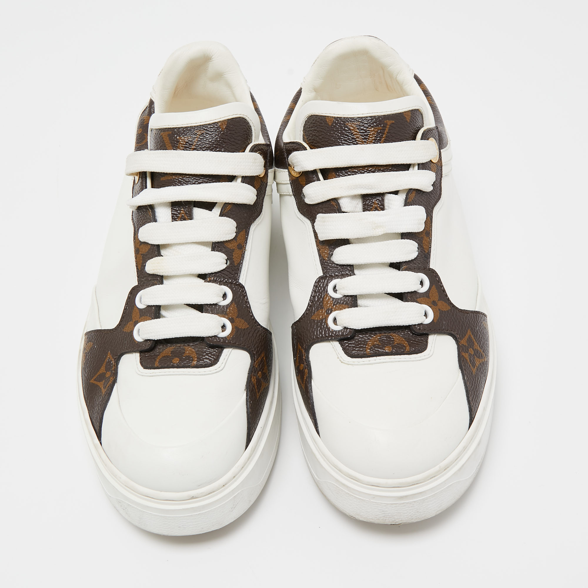Louis Vuitton White Leather And Monogram Canvas Time Out Sneakers Size 39