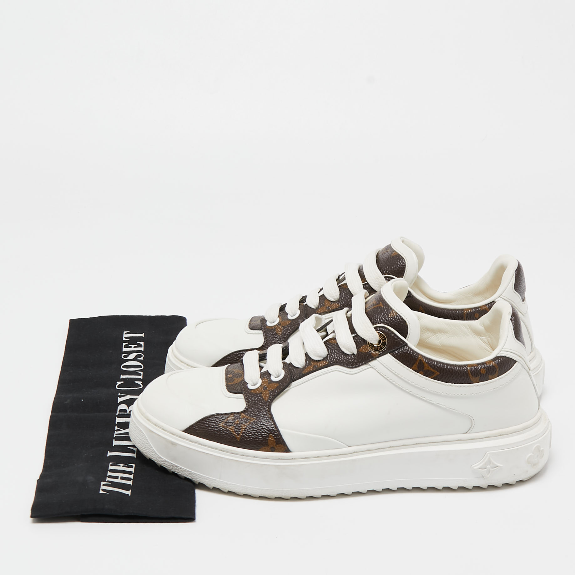 Louis Vuitton White Leather And Monogram Canvas Time Out Sneakers Size 39