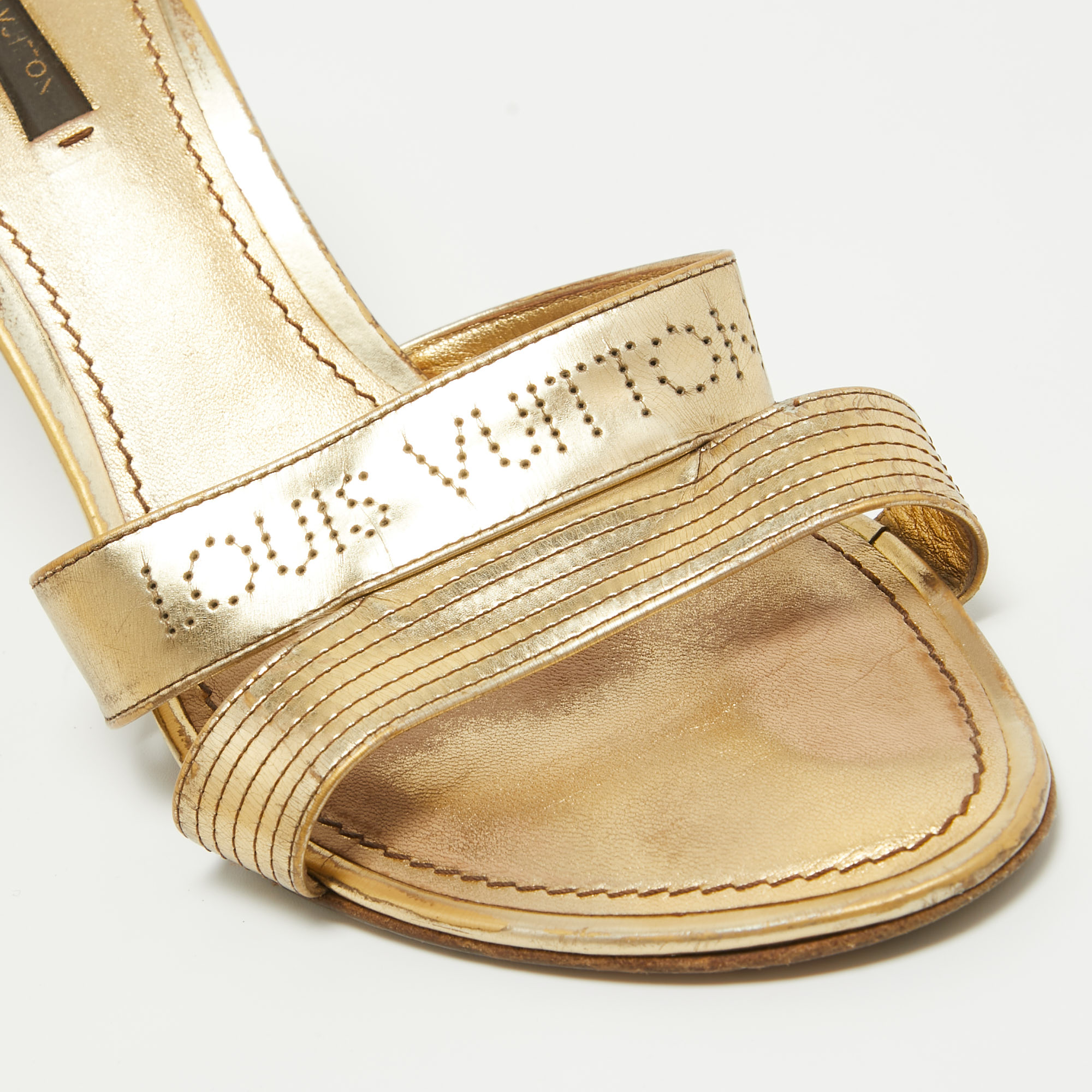 Louis Vuitton Gold Leather Slides Sandals Size 40.5