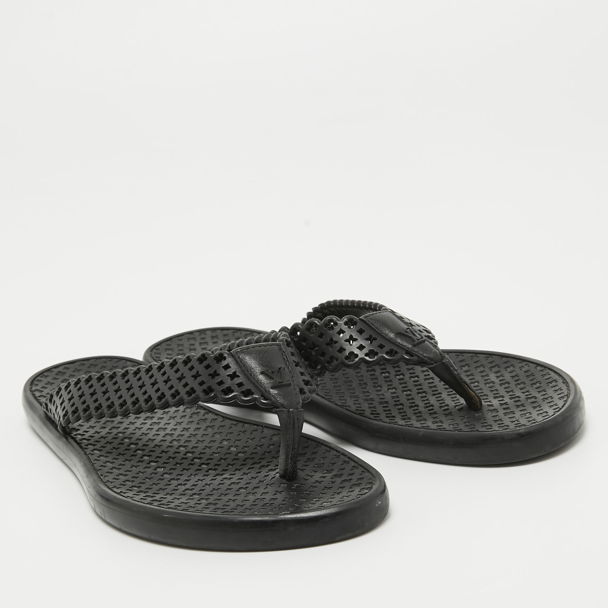 Louis Vuitton Black Leather Thong Flat Sandals Size 39.5
