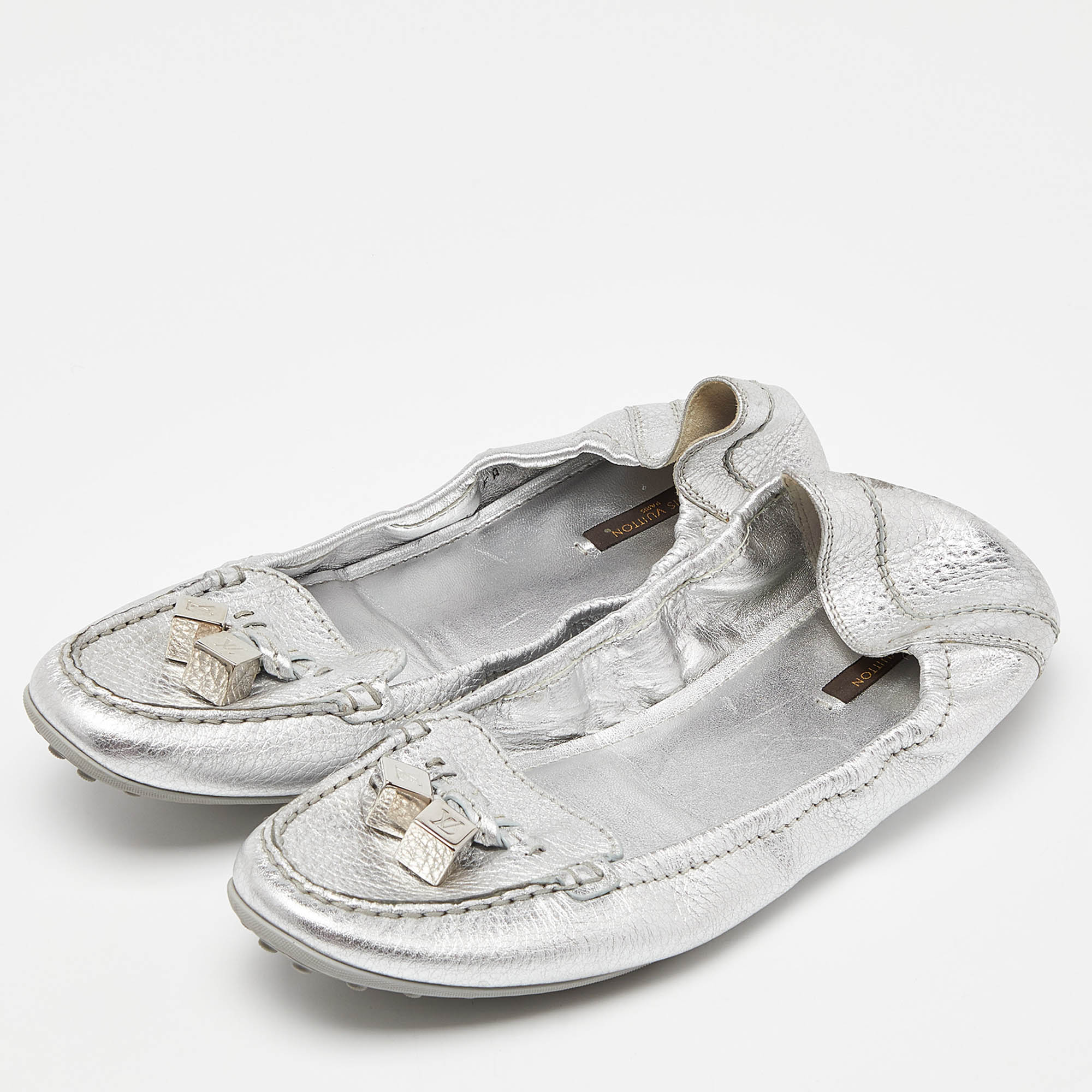 Louis Vuitton Silver Leather Dice Scrunch Loafer Flats Size 40.5