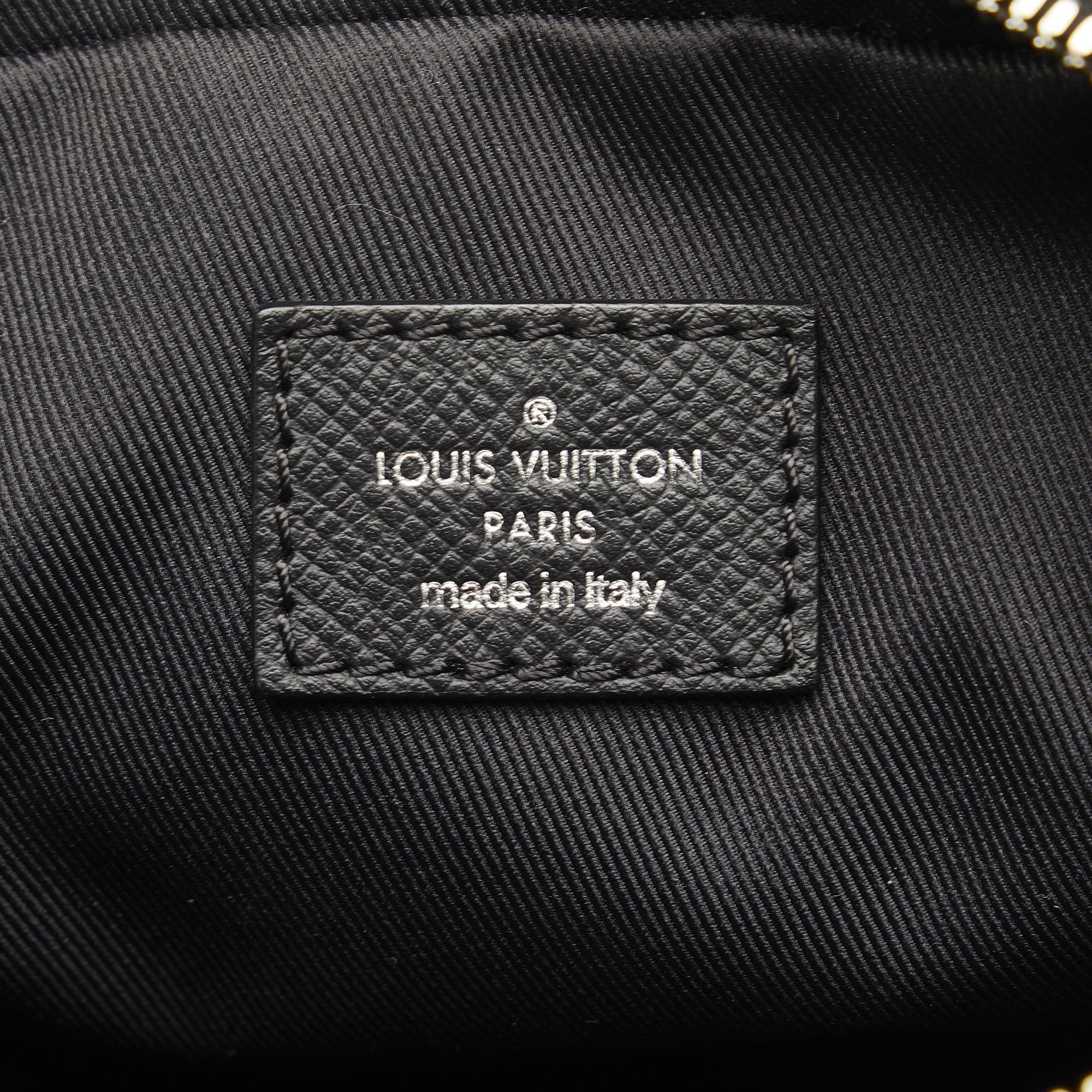 Louis Vuitton Black Taiga Outdoor Bumbag
