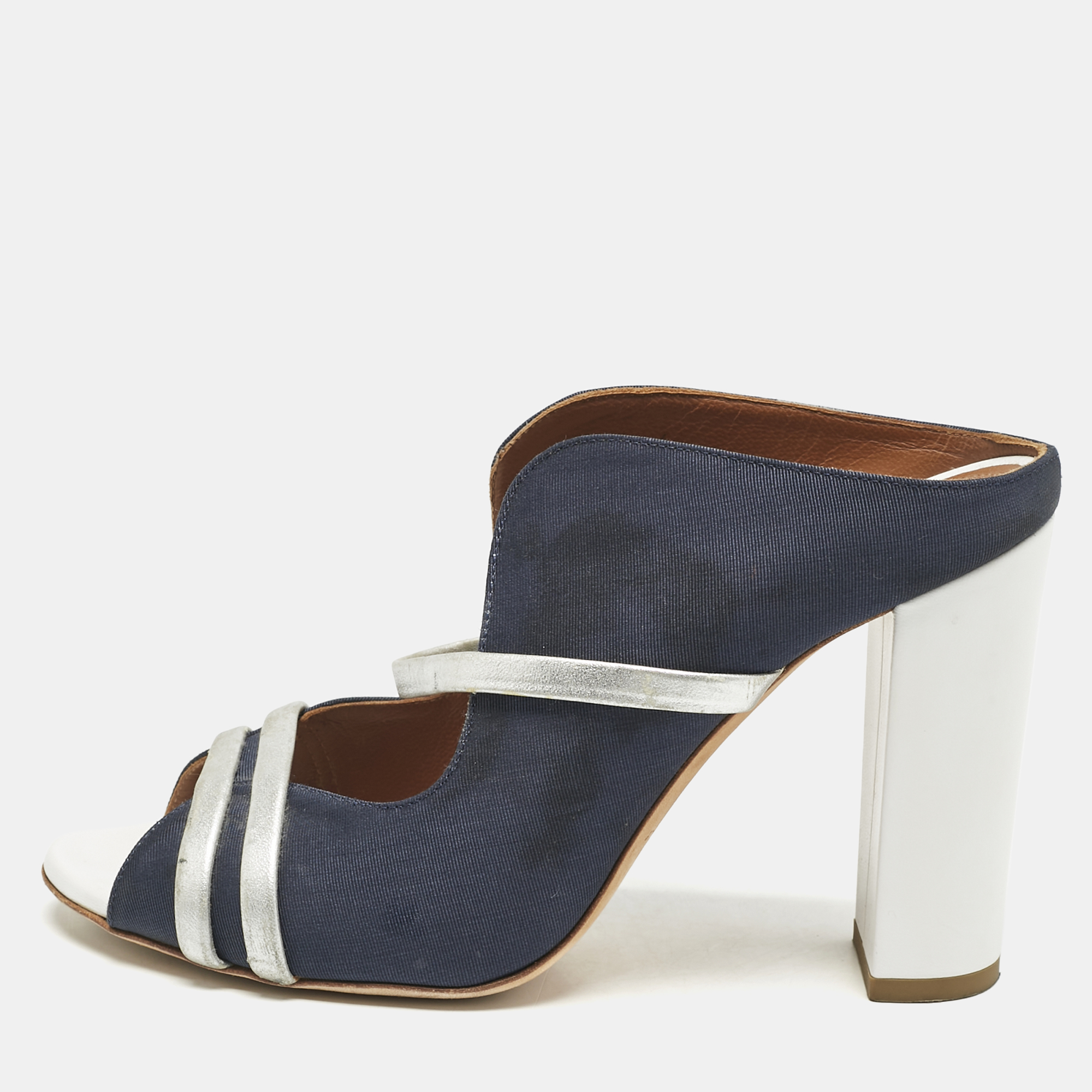 Malone Souliers Blue/Silver Canvas And Leather Maureen Block Heel Sandals Size, Navy blue
Malone Souliers Blue/Silver Canvas And Leather Maureen Block Heel Sandals Size, Navy blue