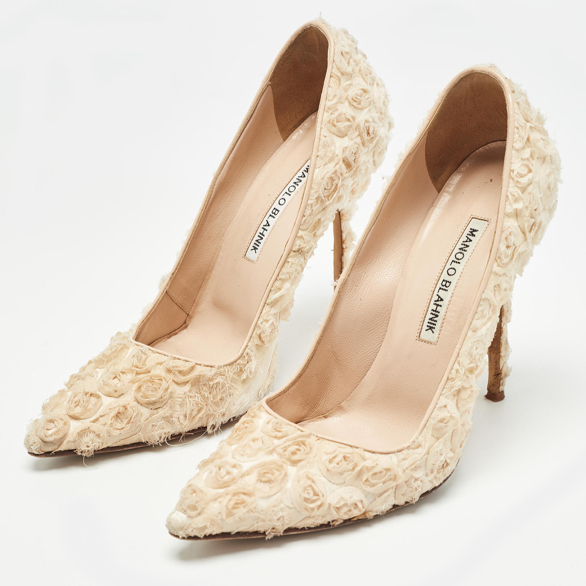 Manolo Blahnik Cream Fabric Floral Pumps Size 37