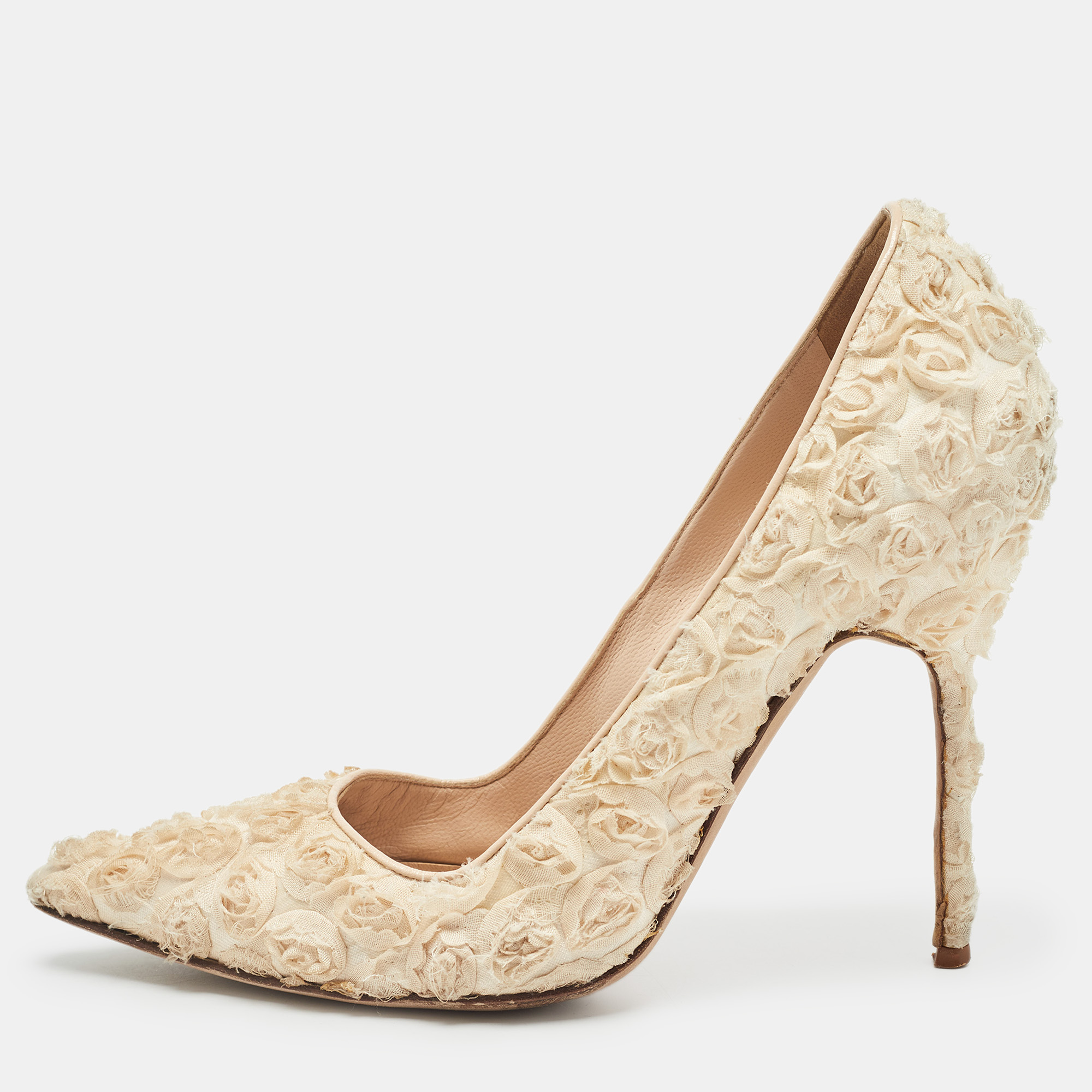 Manolo Blahnik Cream Fabric Floral Pumps Size 37