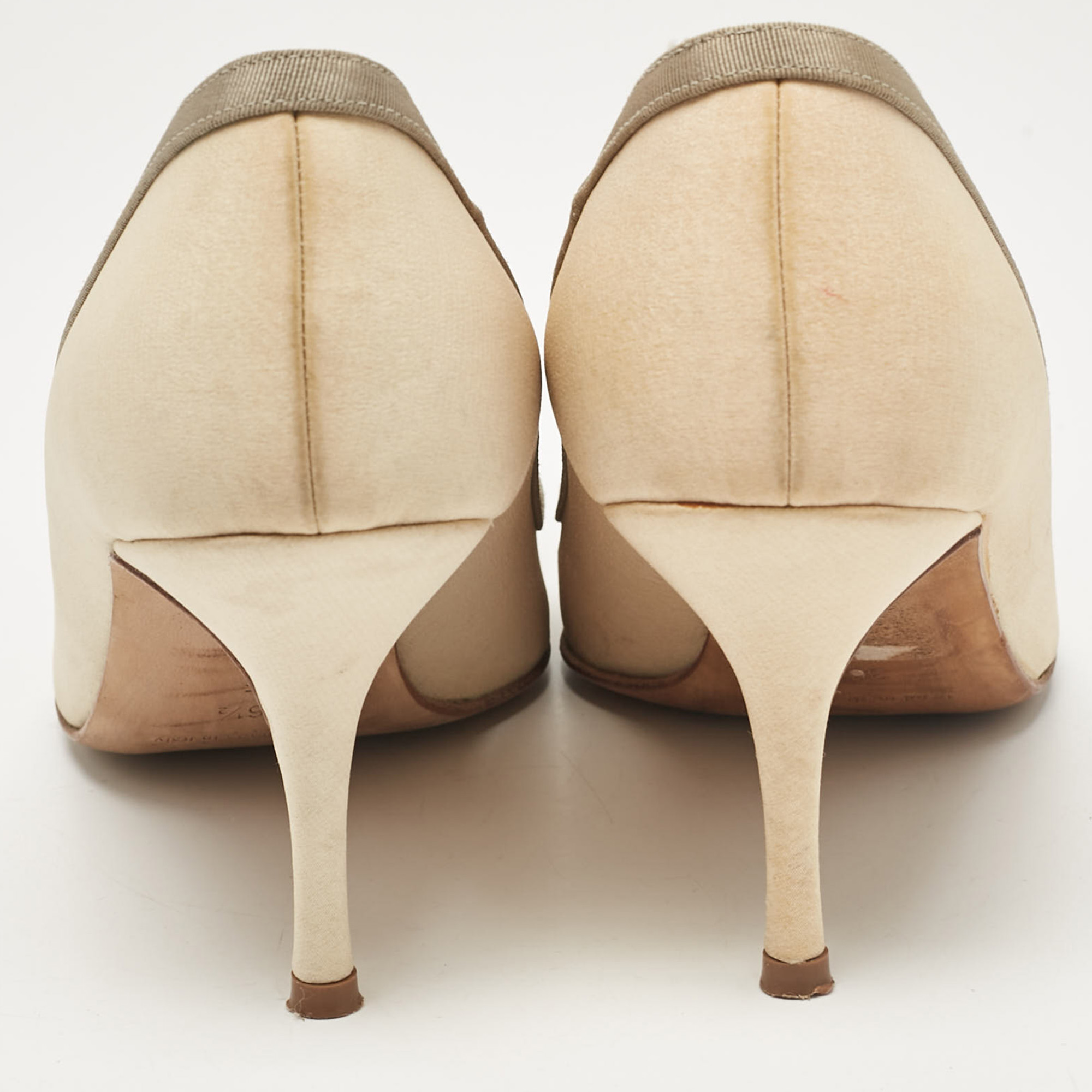 Manolo Blahnik Cream/Grey Canvas And Fabric Gotrian Pumps Size 36.5