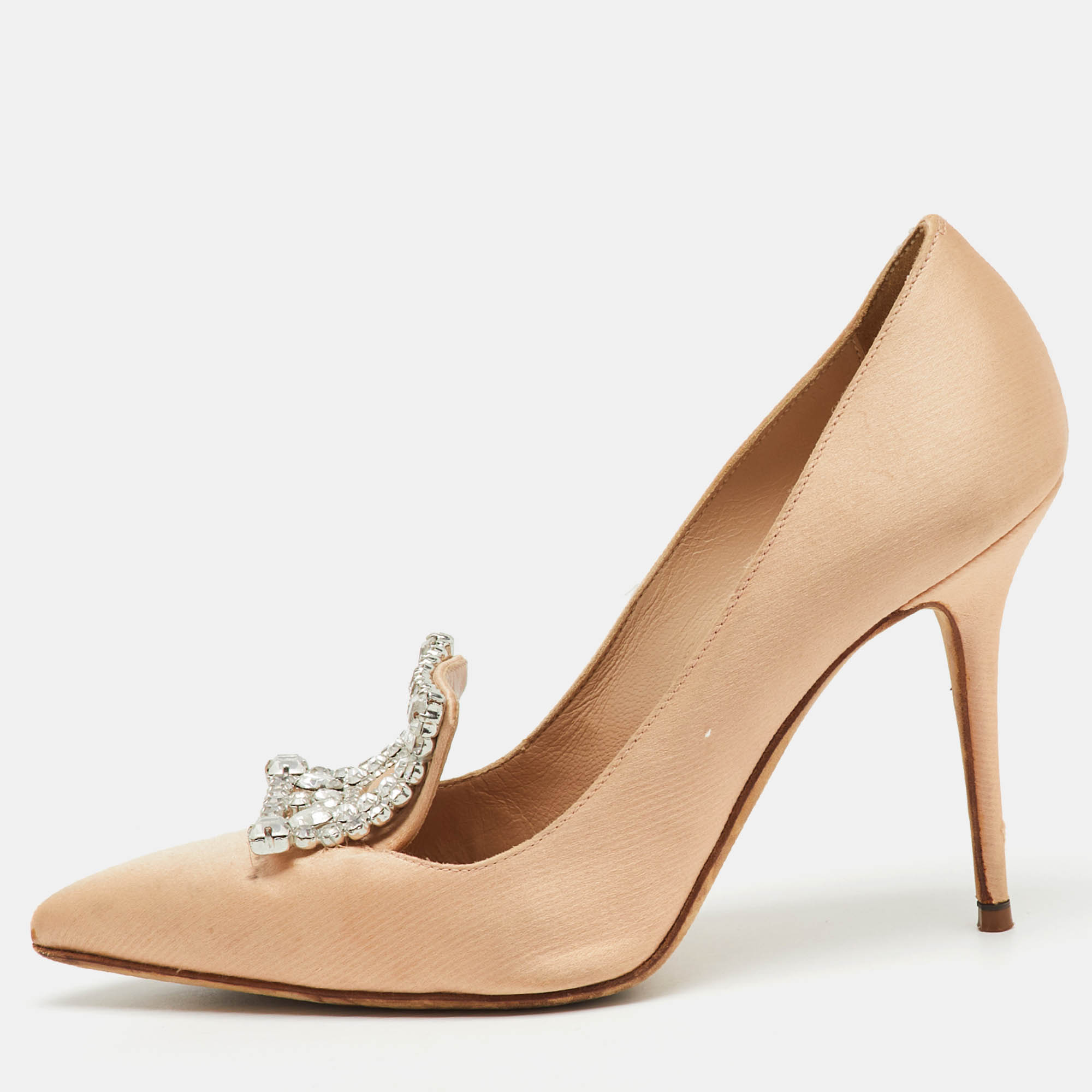 Manolo Blahnik Beige Satin Borlak Crystal Embellished Pointed Toe Pumps Size
Manolo Blahnik Beige Satin Borlak Crystal Embellished Pointed Toe Pumps Size