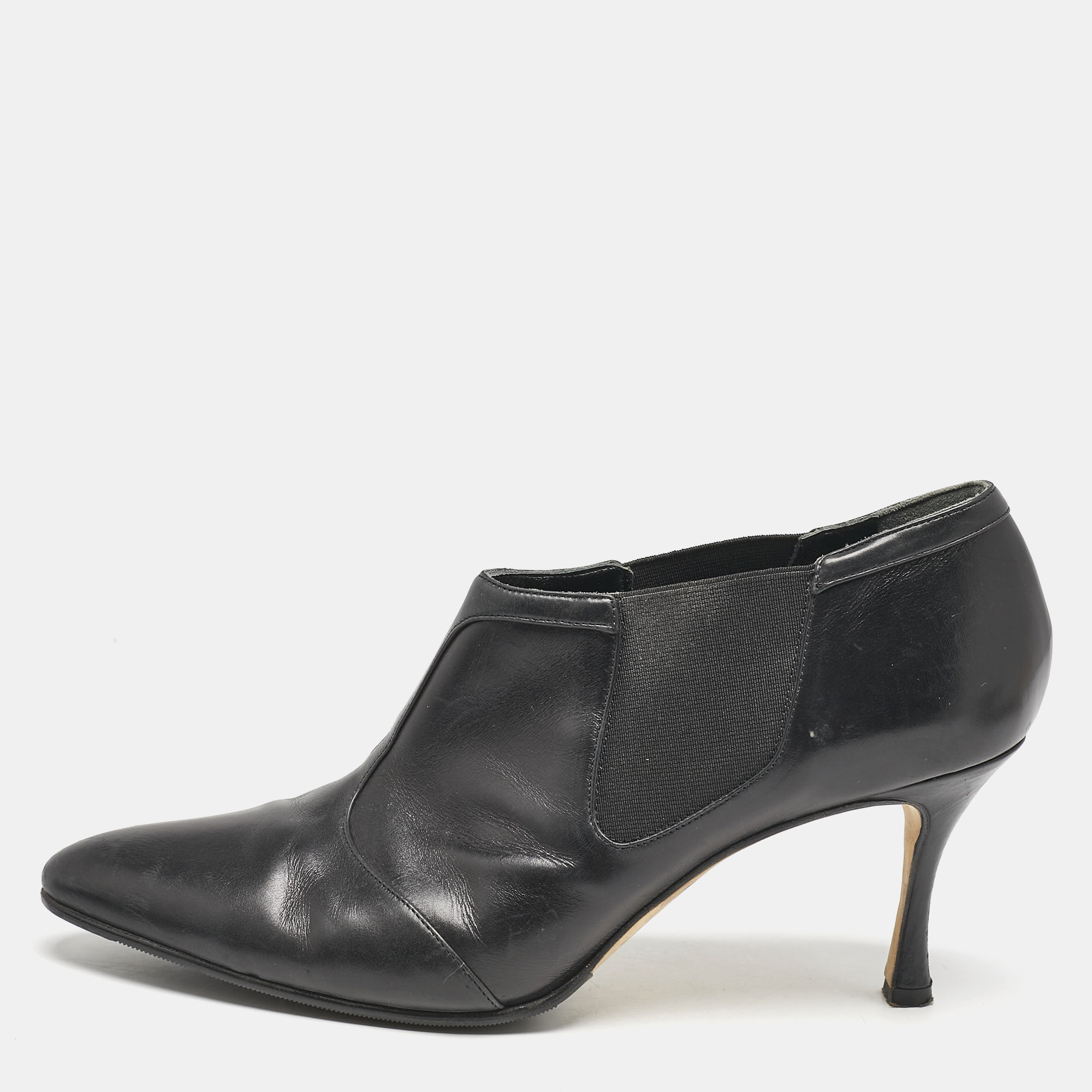 Manolo Blahnik Black Leather Pointed Toe Ankle Length Boots Size
Manolo Blahnik Black Leather Pointed Toe Ankle Length Boots Size