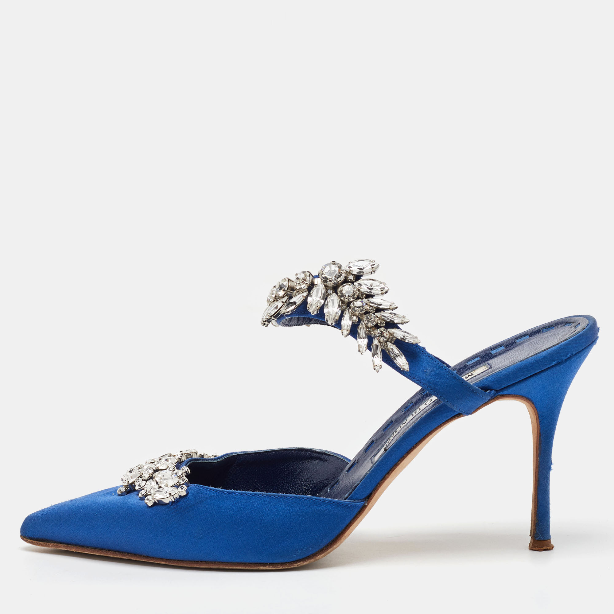 Manolo Blahnik Blue Satin Crystal Embellished Lurum Pointed Toe Mules Size
Manolo Blahnik Blue Satin Crystal Embellished Lurum Pointed Toe Mules Size