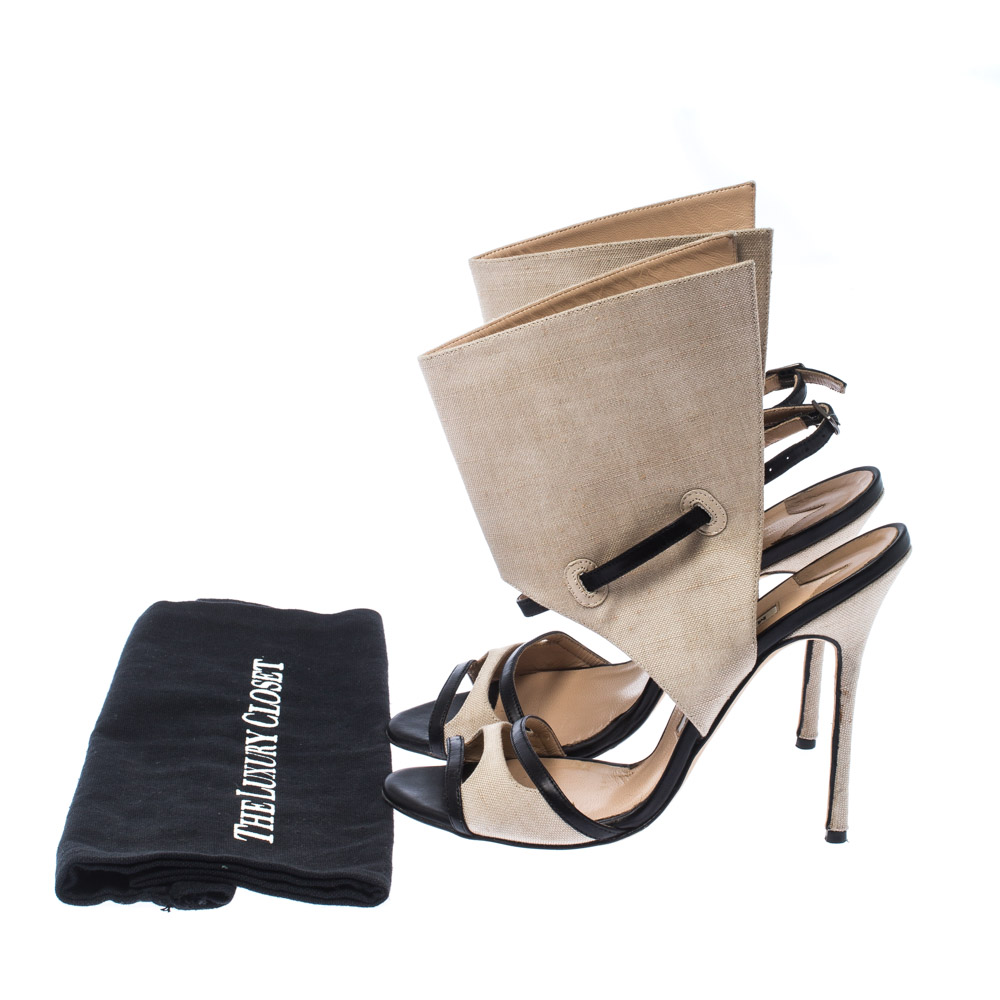 Manolo Blahnik Beige Canvas And Black Leather Suntaxa Ankle Wrap Sandals Size 38.5