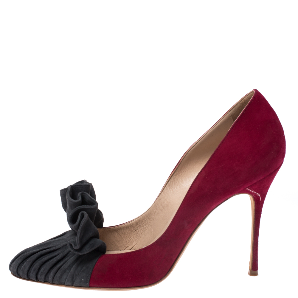 

Manolo Blahnik Magenta and Grey Suede Arleti Frill Detail Pumps Size, Pink