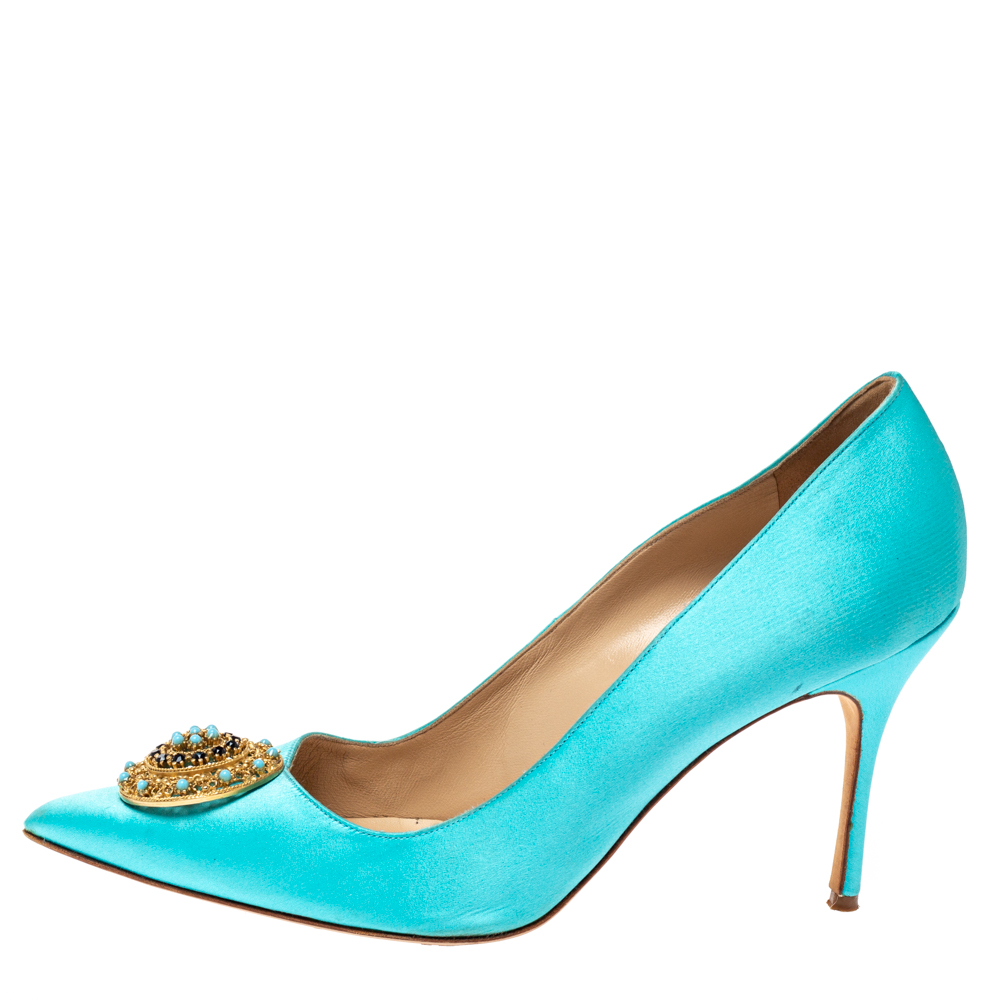 Manolo Blahnik Blue Satin Giuba Embellished Pointed Toe Pumps Size 
Manolo Blahnik Blue Satin Giuba Embellished Pointed Toe Pumps Size