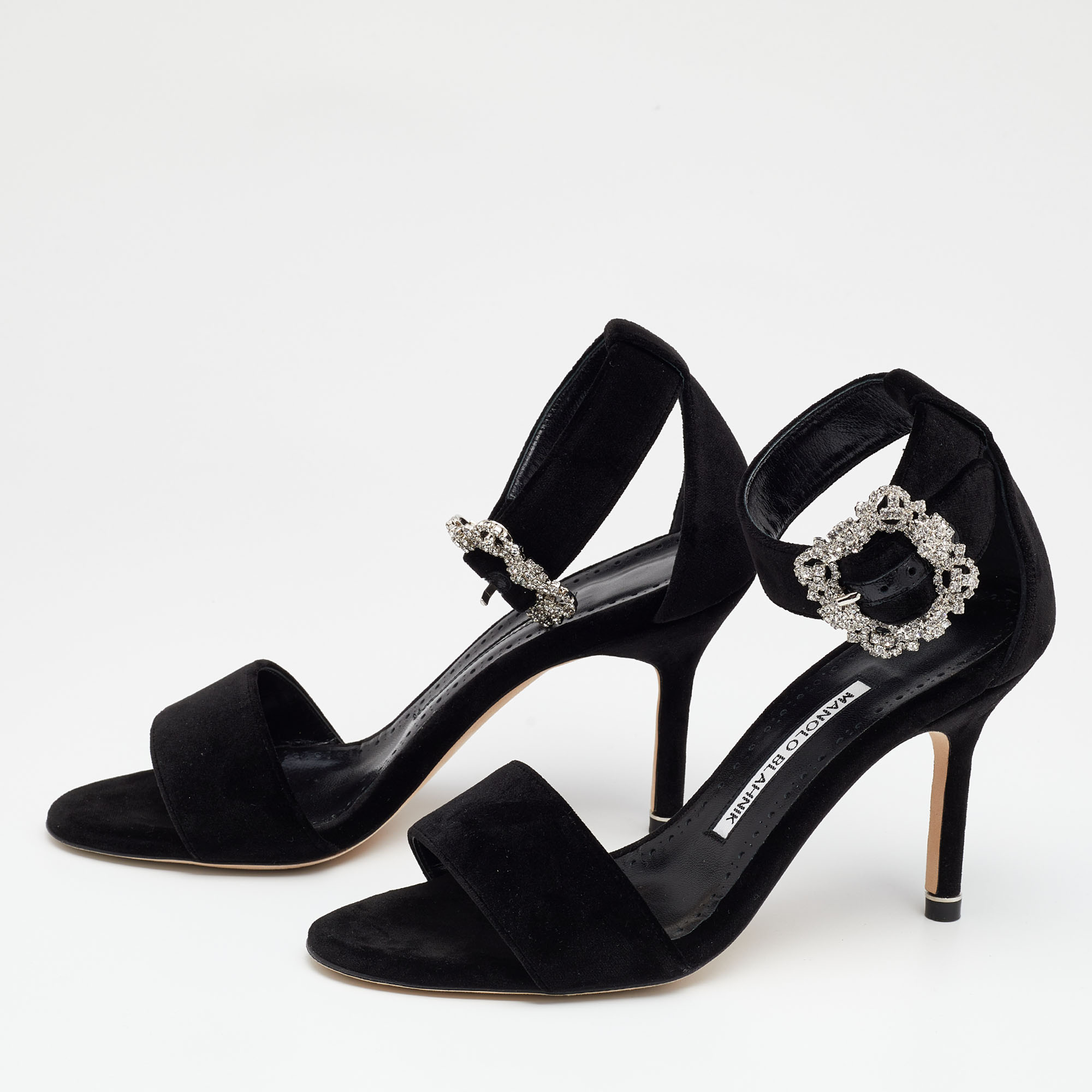 Manolo Blahnik Black Velvet Sanghal Embellished Ankle Strap Sandals Size
Manolo Blahnik Black Velvet Sanghal Embellished Ankle Strap Sandals Size