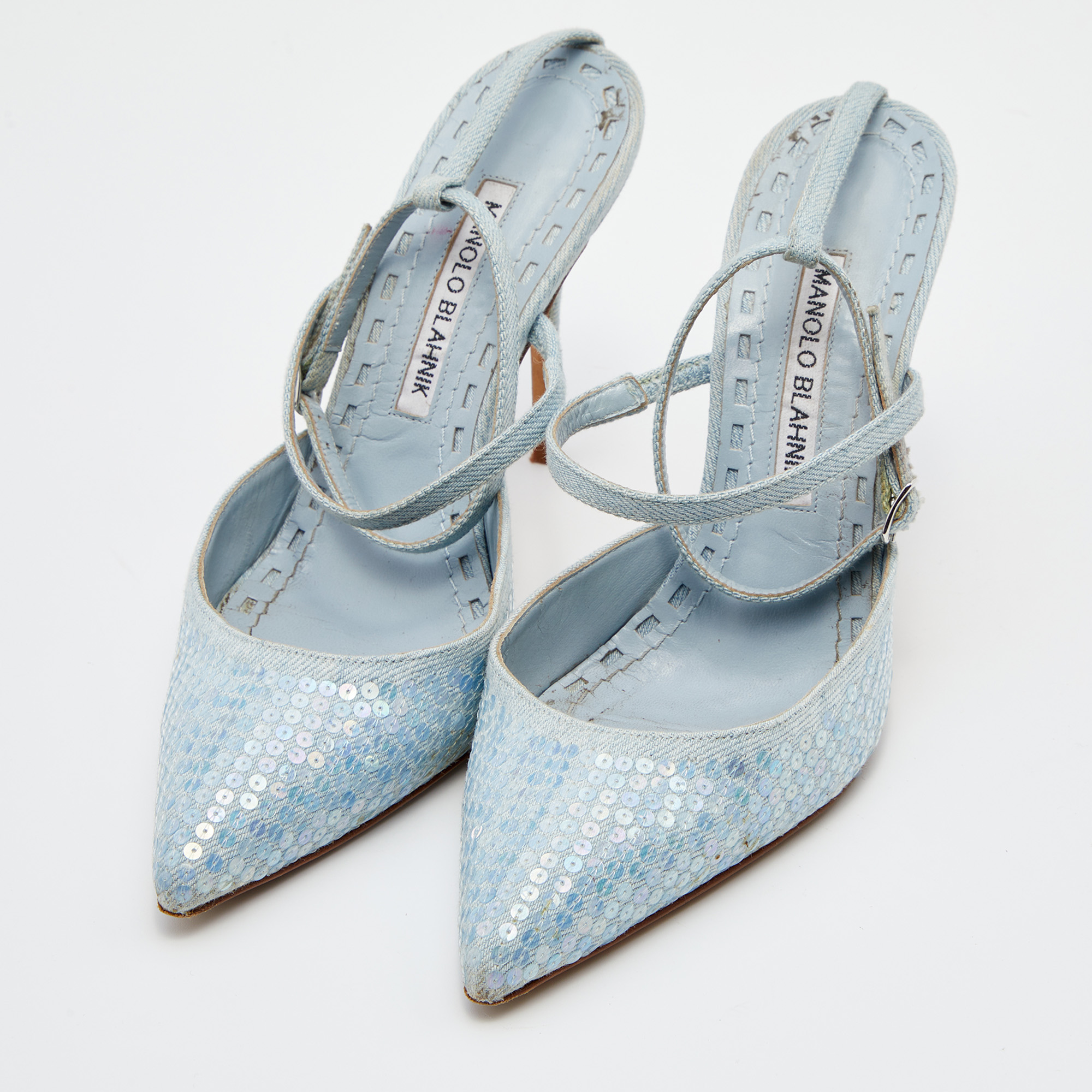 Manolo Blahnik Light Blue Denim Sea Salts Sequins Ankle Strap Pumps Size
Manolo Blahnik Light Blue Denim Sea Salts Sequins Ankle Strap Pumps Size