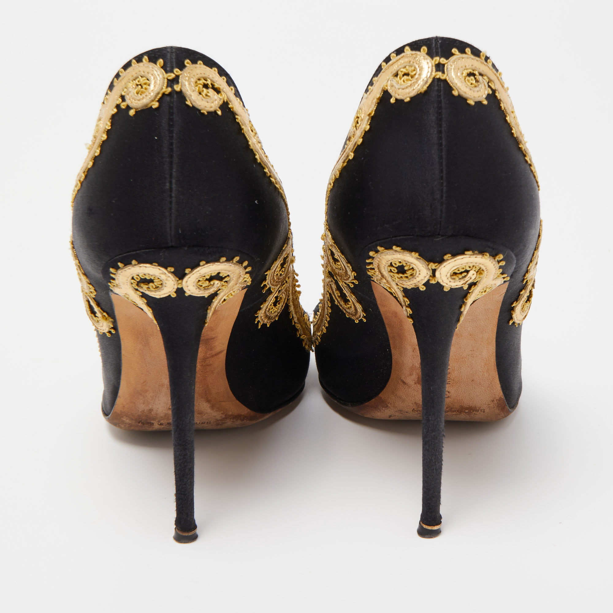 Manolo Blahnik Black/Gold Satin And Leather Embroidered Pumps Size 37
