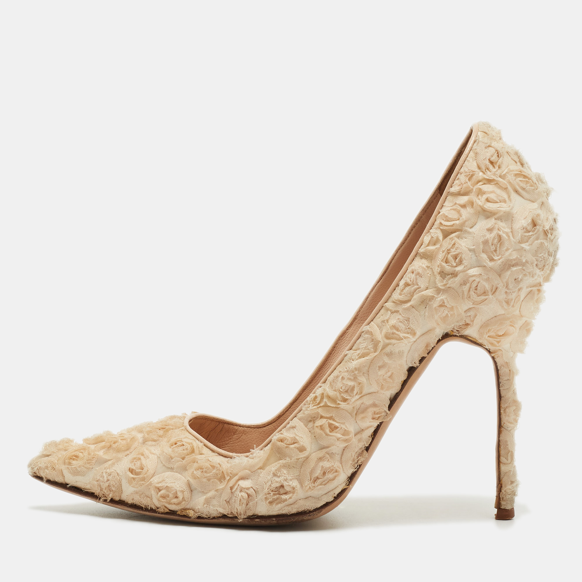Manolo Blahnik Beige Floral Lace And Satin Pointed Toe Pumps Size 37