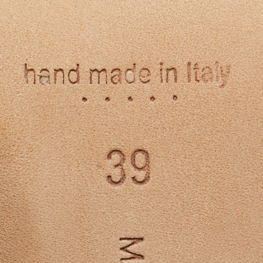 Manolo Blahnik Metallic Lurex Fabric Hangisi Pumps Size 39