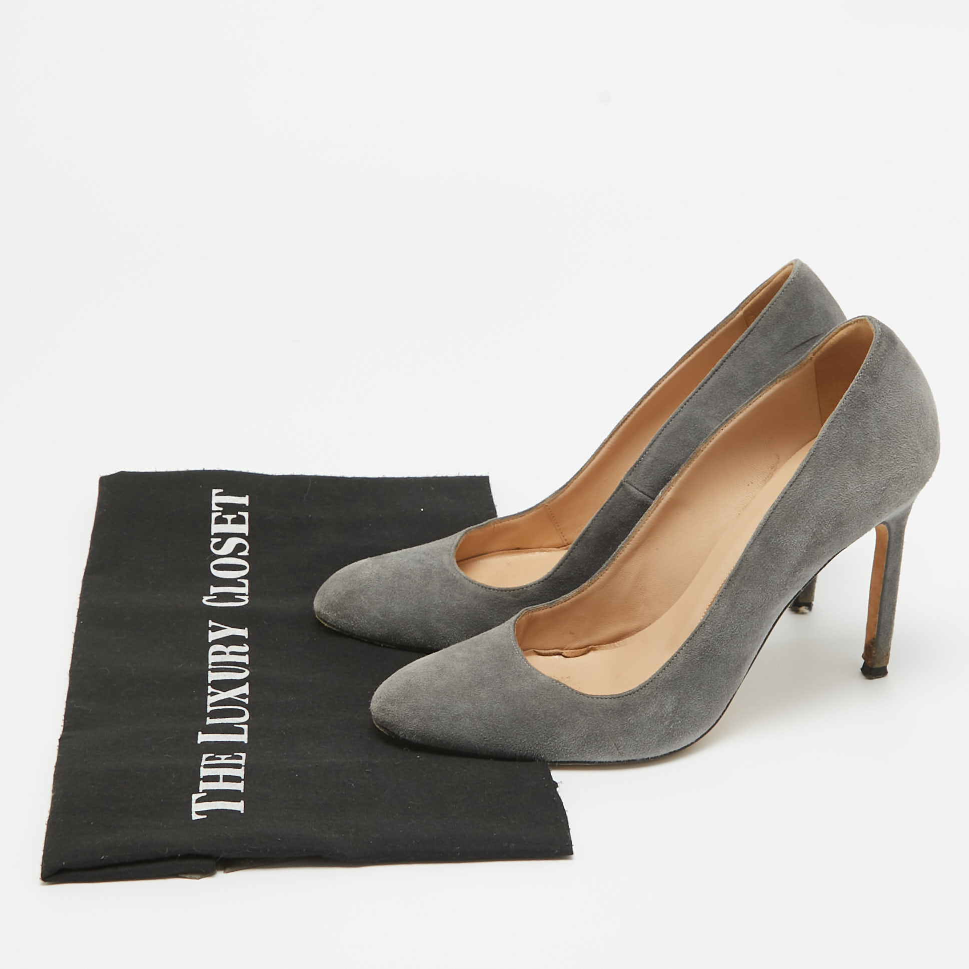 Manolo Blahnik Grey Suede Round Toe Pumps Size 35.5