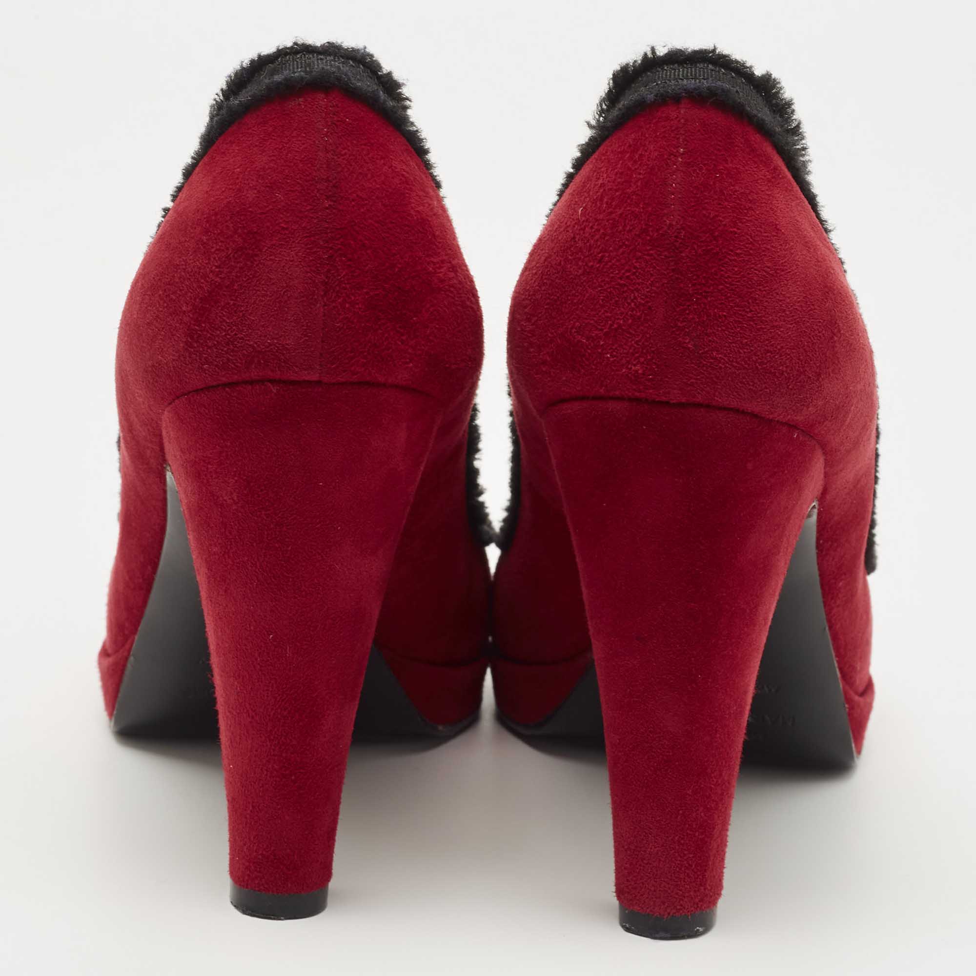 Marc By Marc Jacobs Red/Black Suede Block Heel Pumps Size 38