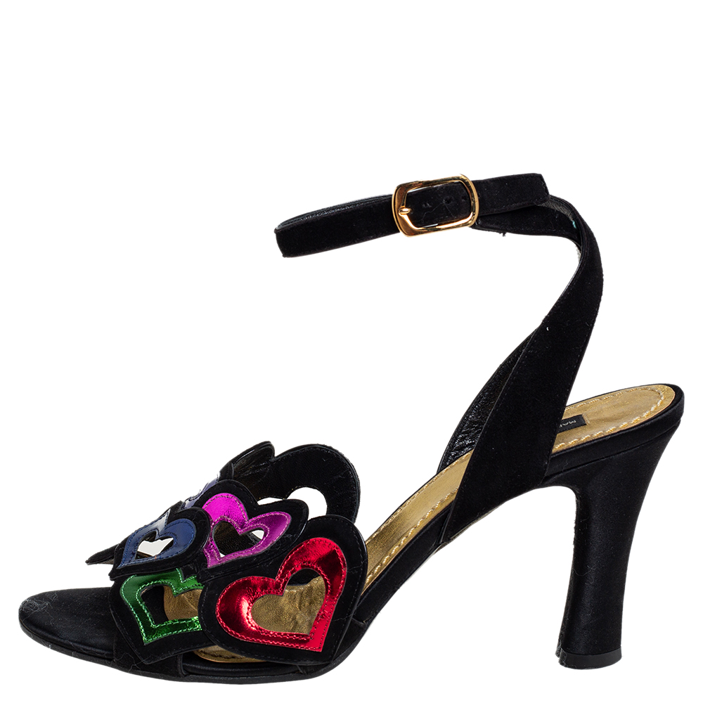 Marc Jacobs Multicolor Suede and Leather Heart Cut out Ankle Strap Sandals Size, Black
Marc Jacobs Multicolor Suede and Leather Heart Cut out Ankle Strap Sandals Size, Black