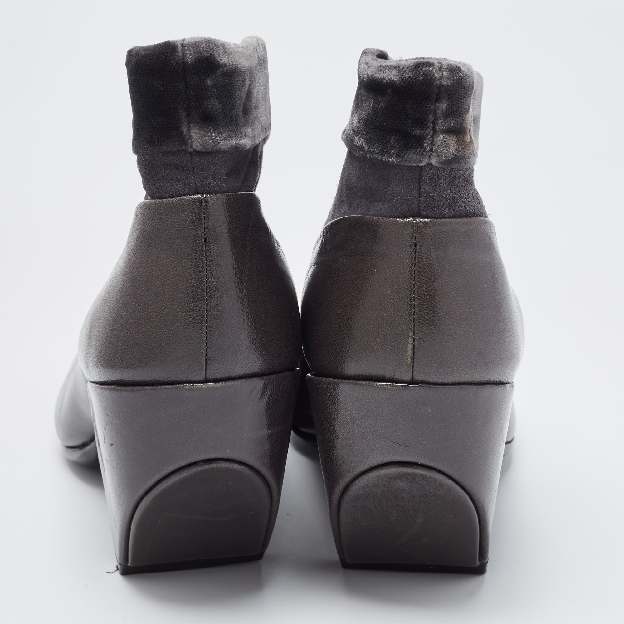 Marc Jacobs Grey Leather And Velvet Ankle Booties Size 37