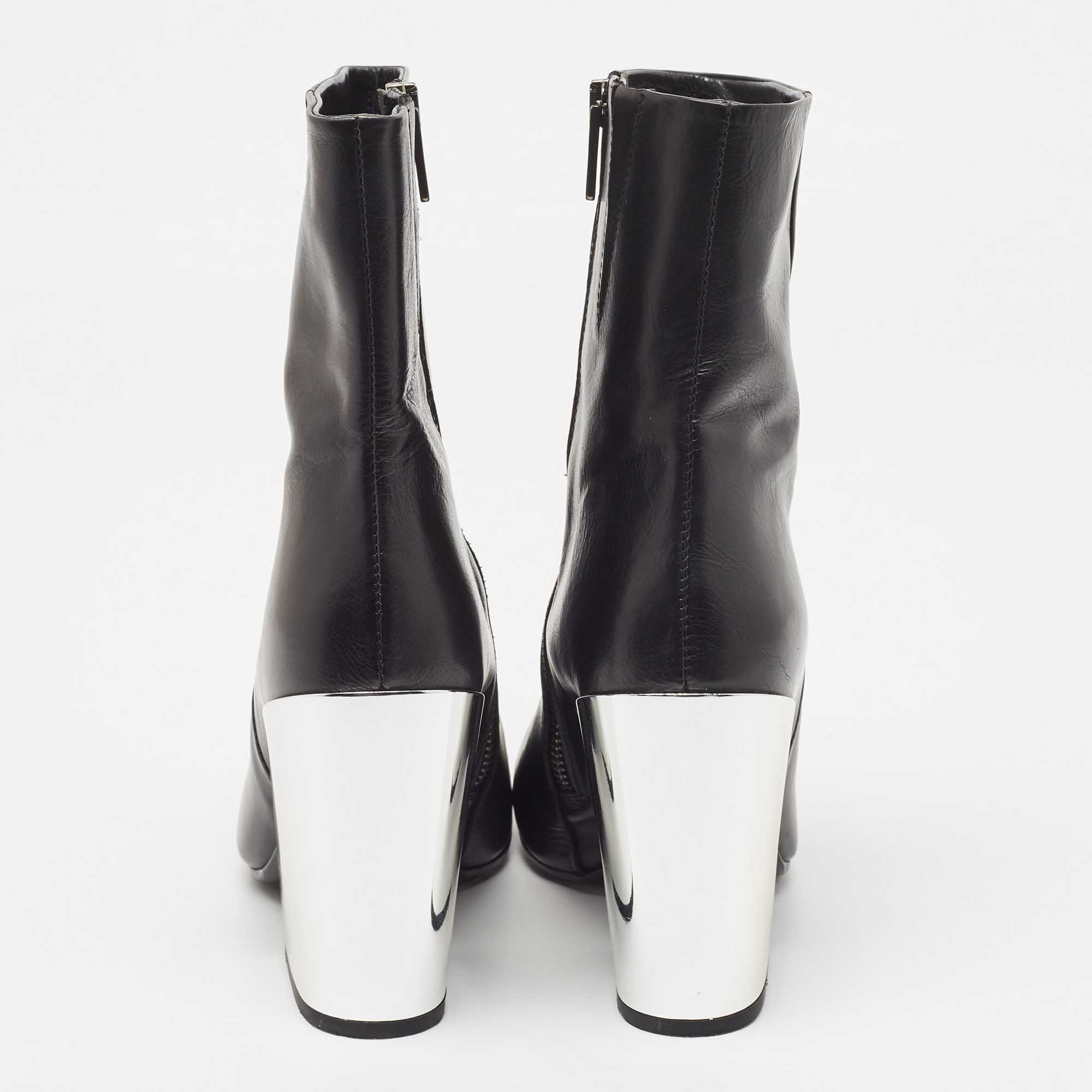 McQ By Alexander McQueen Black Leather Geffrye Ankle Boots Size 39