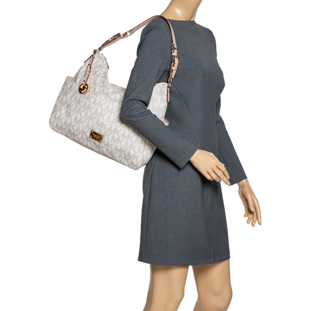 MICHAEL Michael Kors Off White/Beige Signature Coated Canvas and Leather Jet Set Shoulder Bag
MICHAEL Michael Kors Off White/Beige Signature Coated Canvas and Leather Jet Set Shoulder Bag