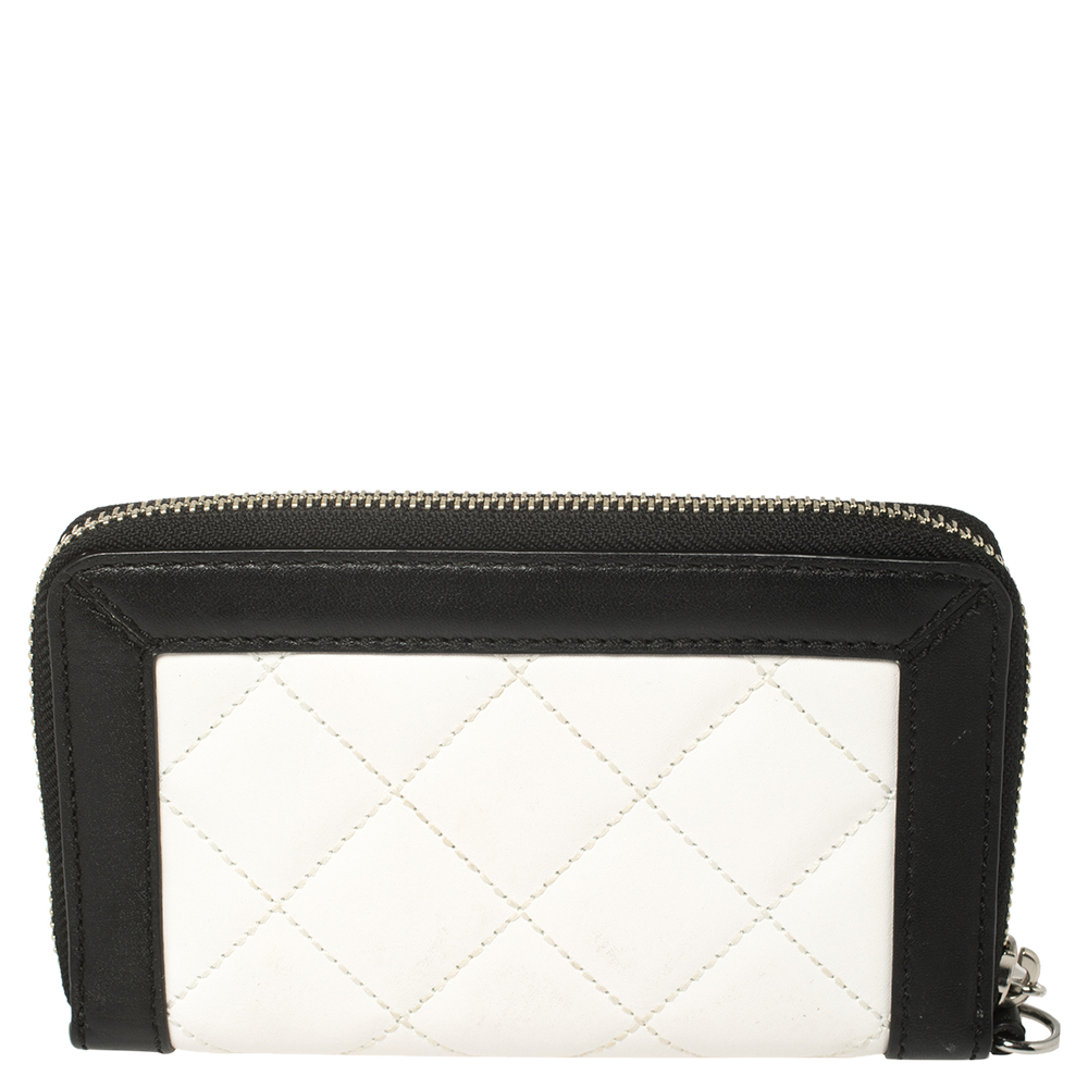 Michael Kors White/Black Quilted Leather Wristlet Wallet