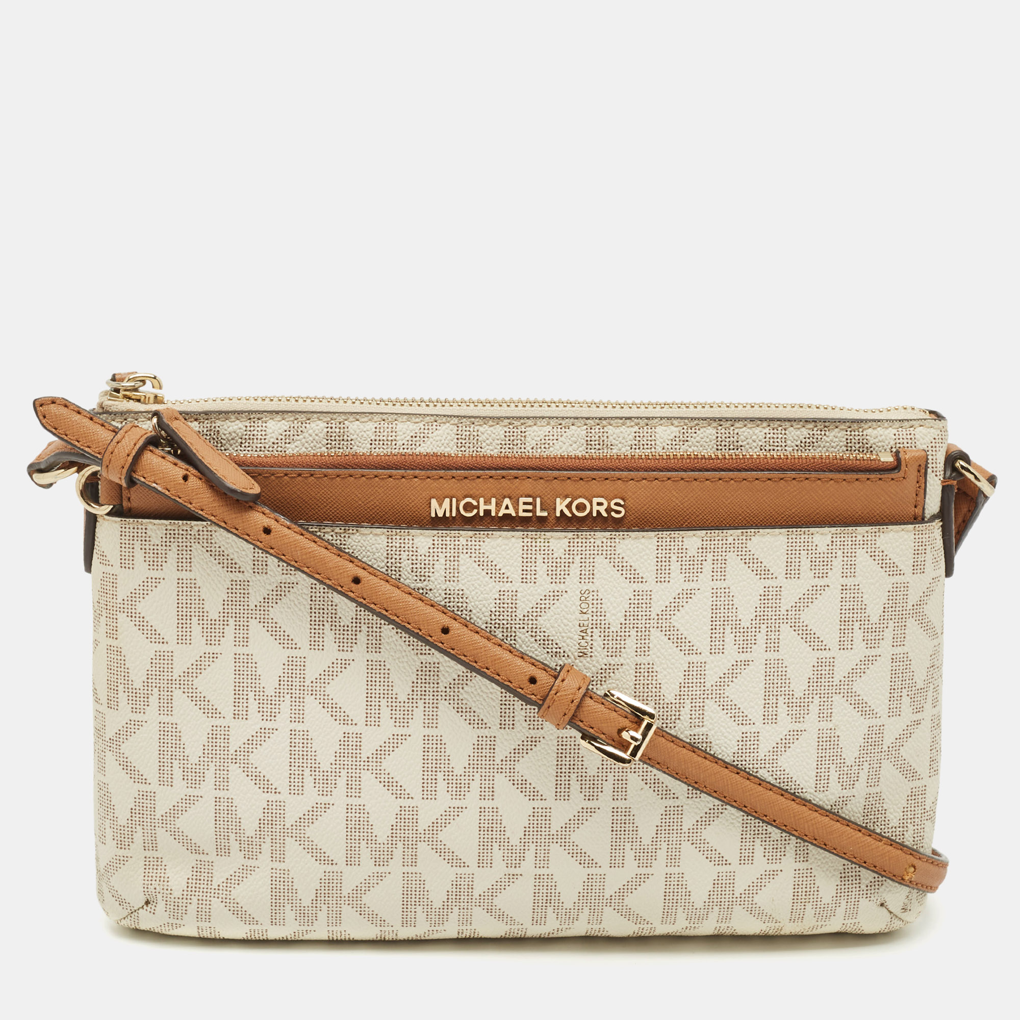 MICHAEL Michael Kors Off White Signature Coated Canvas Jet Set Travel Pochette Bag
MICHAEL Michael Kors Off White Signature Coated Canvas Jet Set Travel Pochette Bag