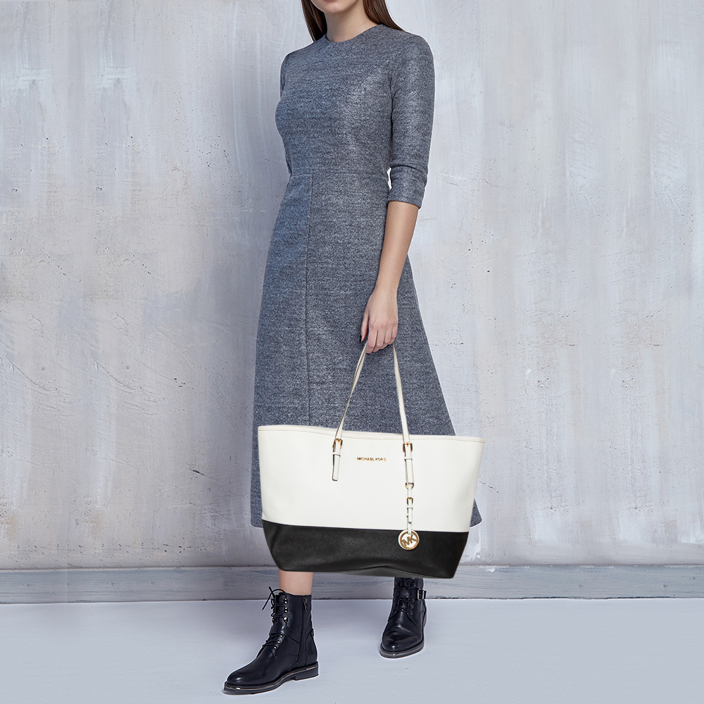 MICHAEL Michael Kors White/Black Leather Large Jet Set Travel Tote
MICHAEL Michael Kors White/Black Leather Large Jet Set Travel Tote