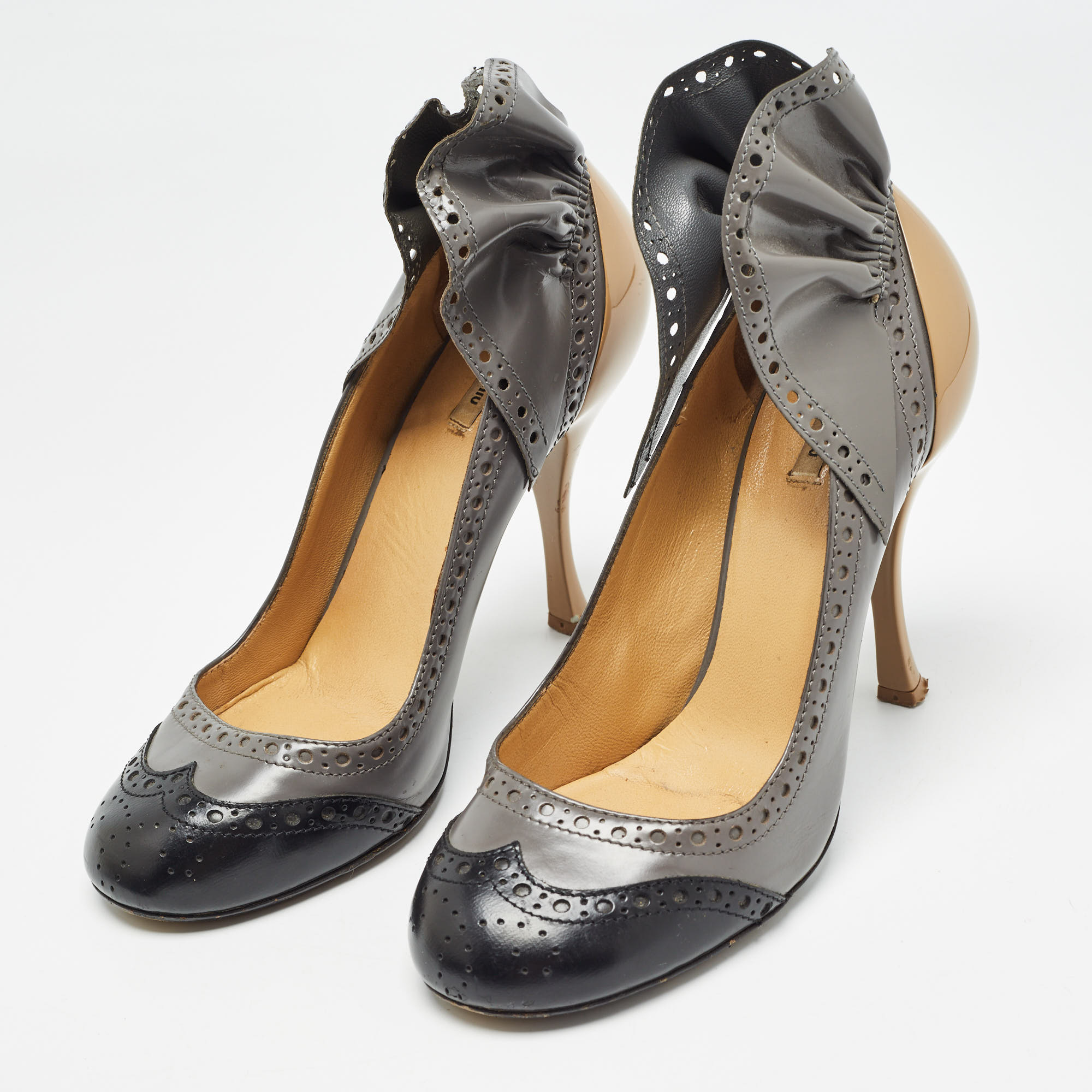 Miu Miu Grey/Black Brogue Leather Pumps Size 35