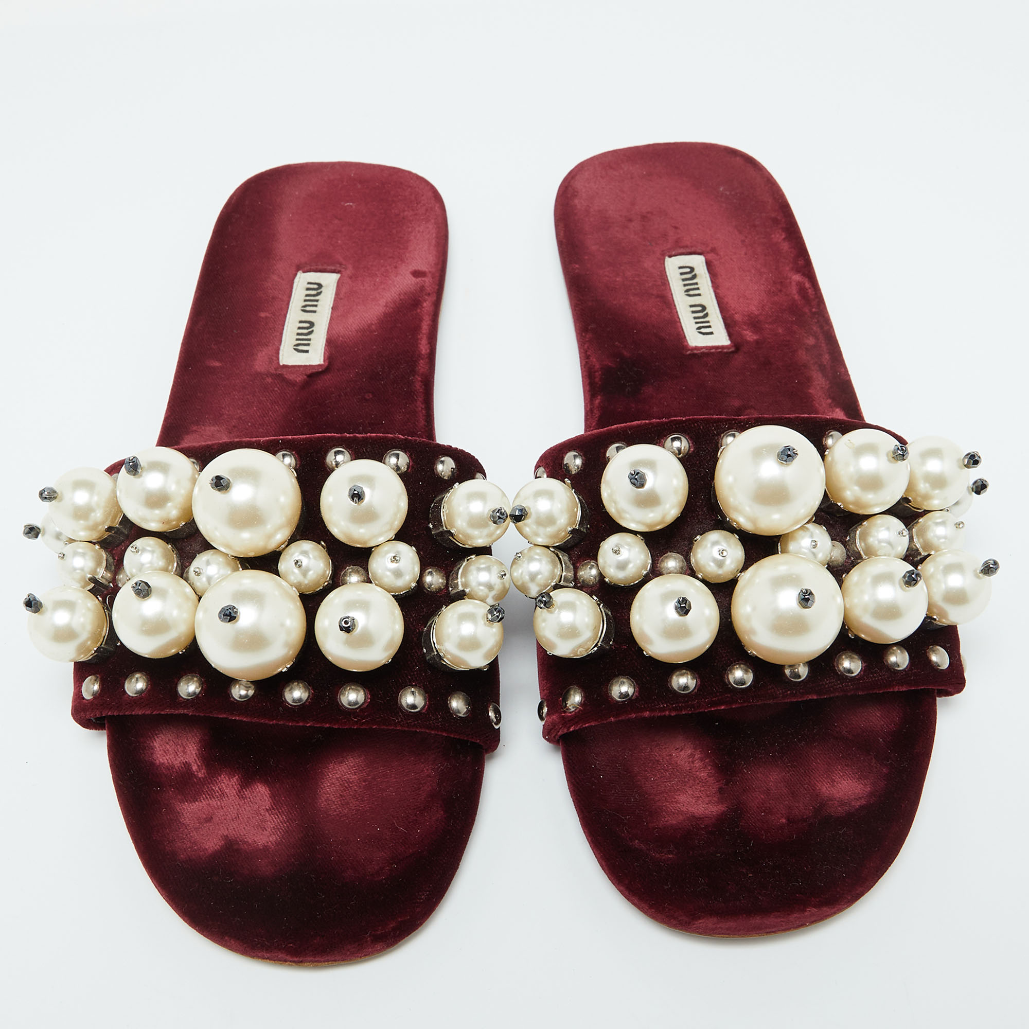 Miu Miu Burgundy Velvet Faux Pearl Embellished Flat Sandals Size 40.5