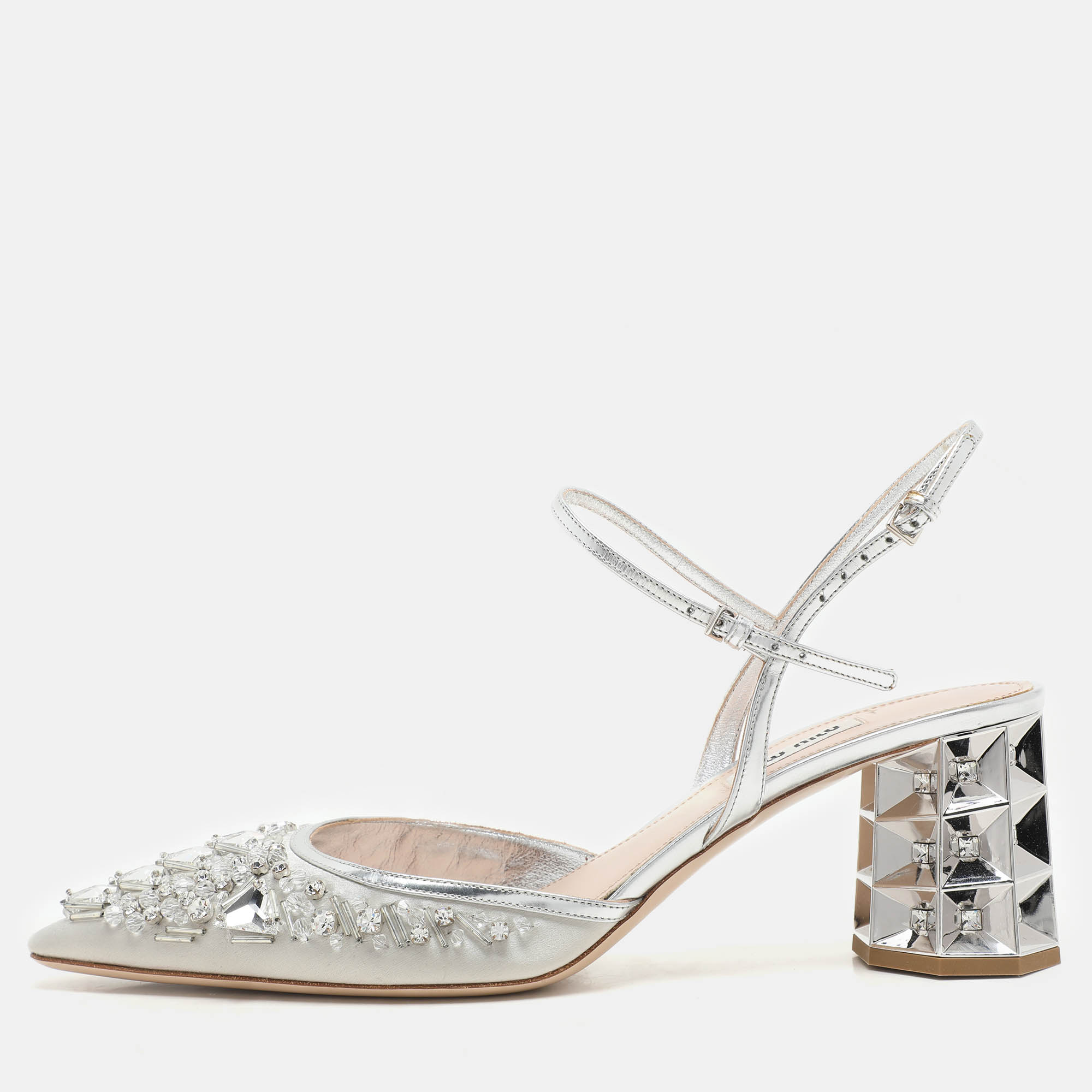 Miu Miu Silver/Grey Leather And Satin Crystal Embellished Block Heel Sandals Size 41
Miu Miu Silver/Grey Leather And Satin Crystal Embellished Block Heel Sandals Size 41