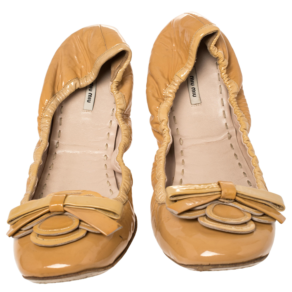 Miu Miu Beige Patent Leather Scrunch Ballet Flats Size 41