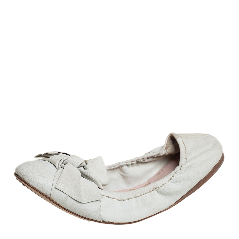 Miu Miu Off White Leather Bow Scrunch Ballet Flats Size 39
