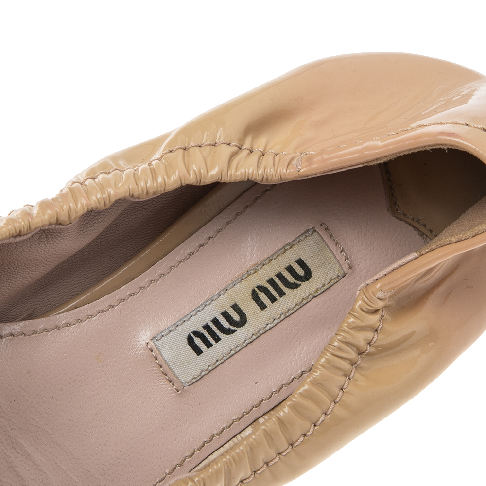 Miu Miu Beige Patent Leather Bow Scrunch Ballet Flats Size 36.5