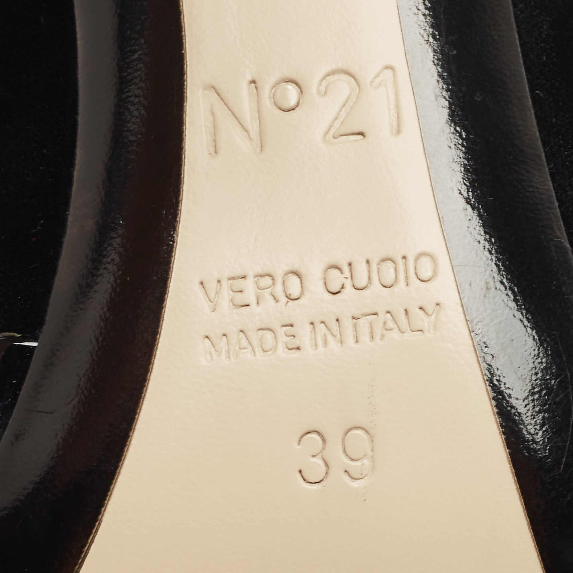 Nº21 Black Velvet And Patent Leather Crystal Embellished Mules Size  39