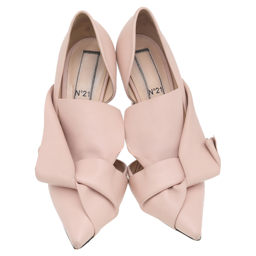N° 21 Beige Leather Abstract Bow Pointed Toe Pumps Size 39