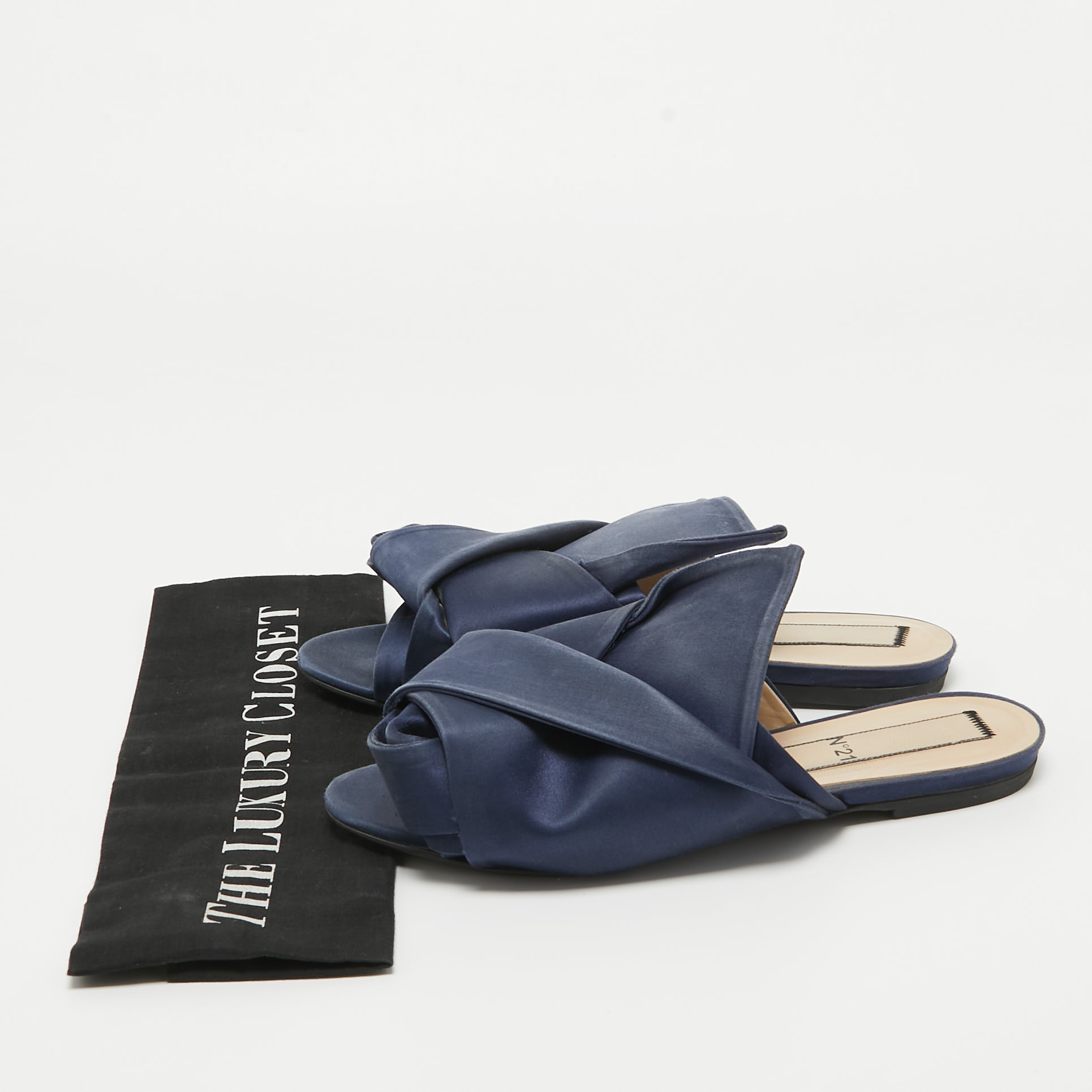 N21 Navy Blue Satin Knot Flat Mules Size 38.5