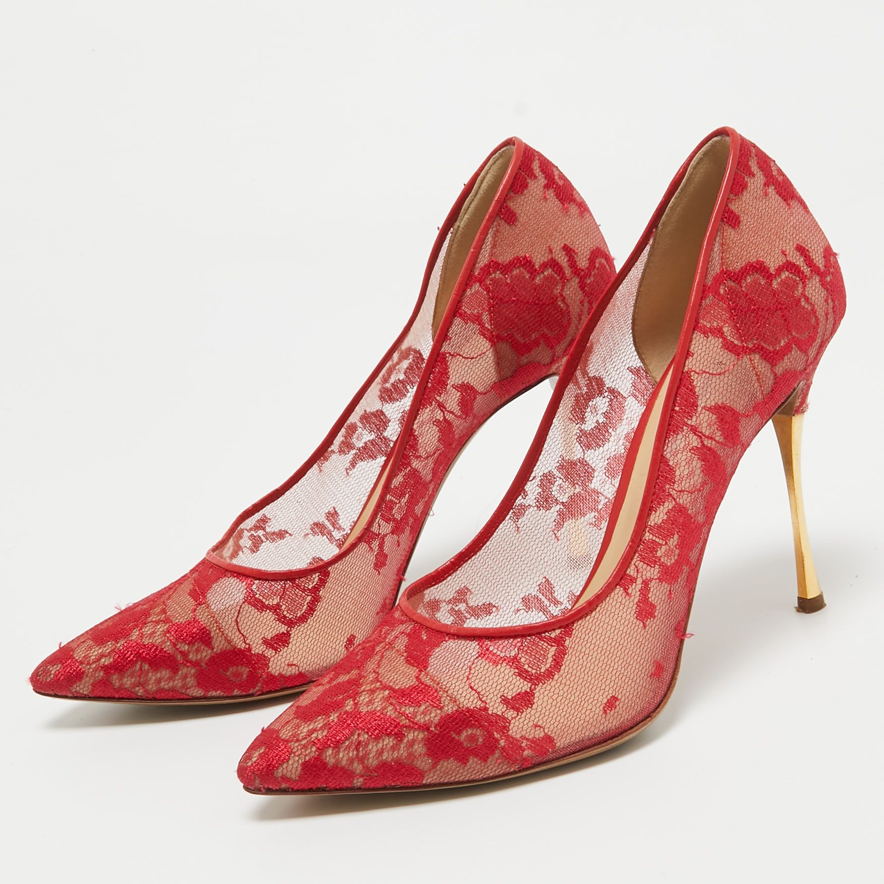 Nicholas Kirkwood Red Floral Lace Pointed Toe Pumps Size 38